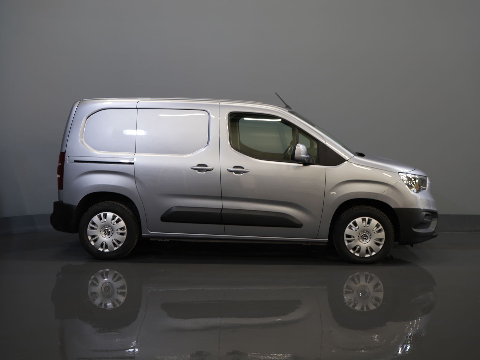 Opel Combo Bestelbus 1.2 Turbo 130 pk Aut. BENZINE BPM VRIJ! Keyless/ Carplay/ PDC/ Cruise/ Trekhaak/ Airco 10