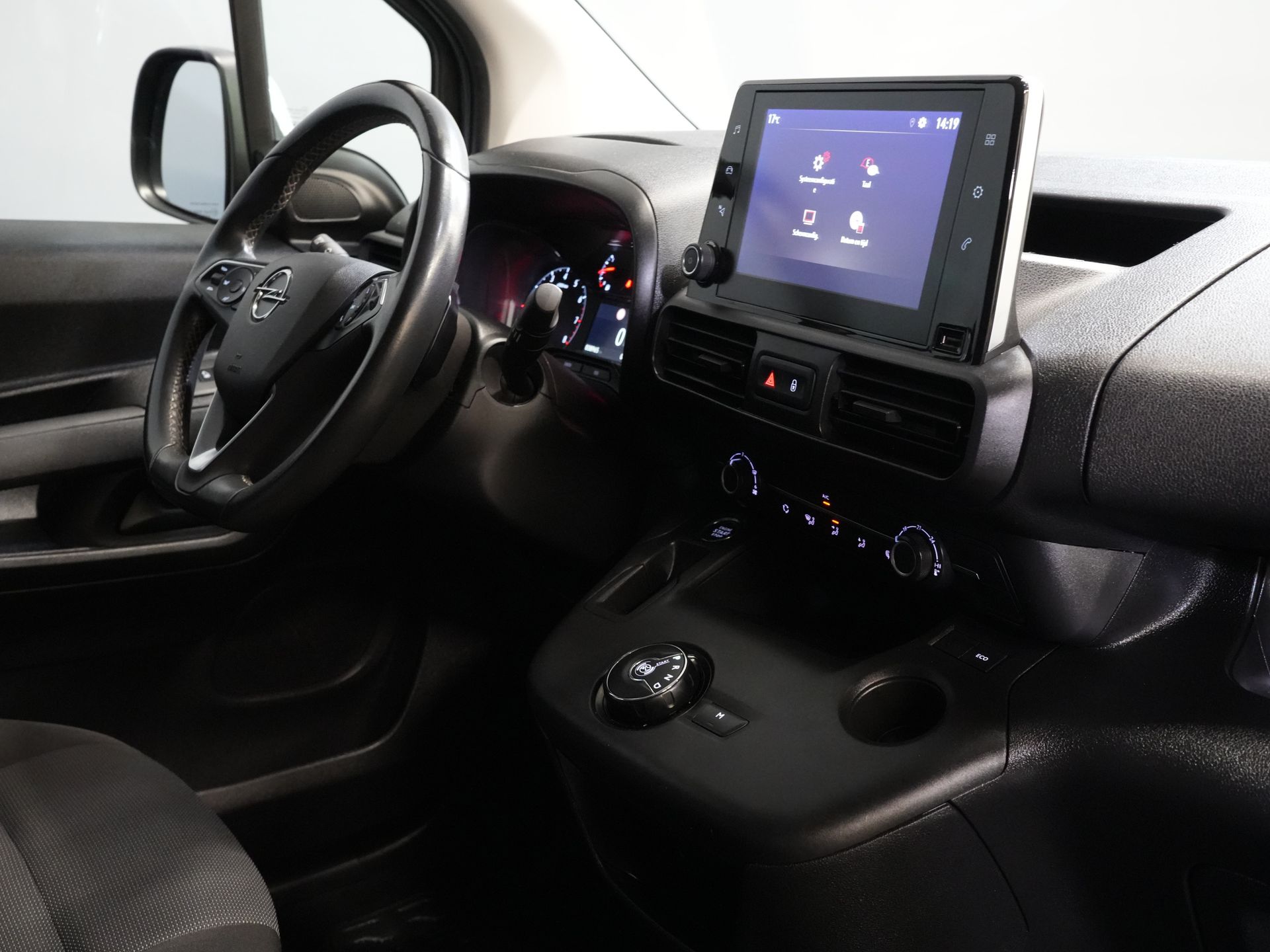 Opel Combo Bestelbus 1.2 Turbo 130 pk Aut. BENZINE BPM VRIJ! Keyless/ Carplay/ PDC/ Cruise/ Trekhaak/ Airco 2