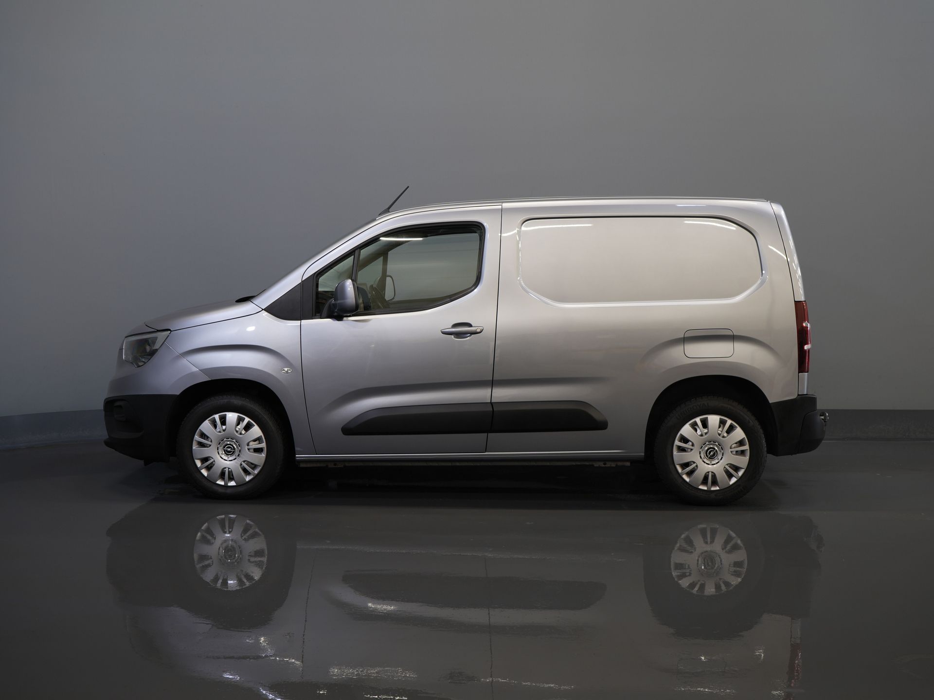 Opel Combo Bestelbus 1.2 Turbo 130 pk Aut. BENZINE BPM VRIJ! Keyless/ Carplay/ PDC/ Cruise/ Trekhaak/ Airco 9