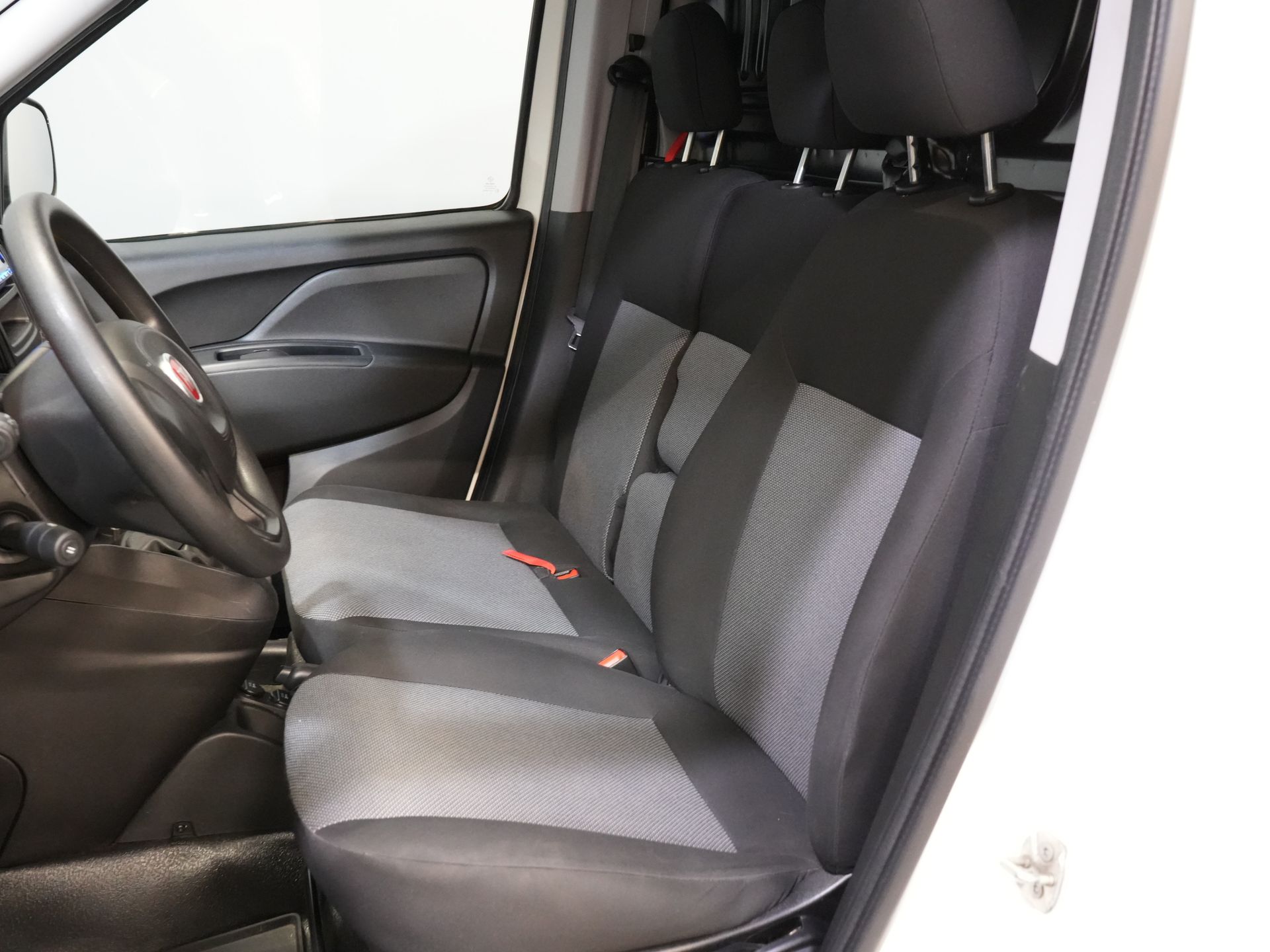 Fiat Dobló Cargo Bestelbus 1.6 MJ 105 pk BPM VRIJ! 3Pers./ NL Auto/ Airco/ Cruise 11