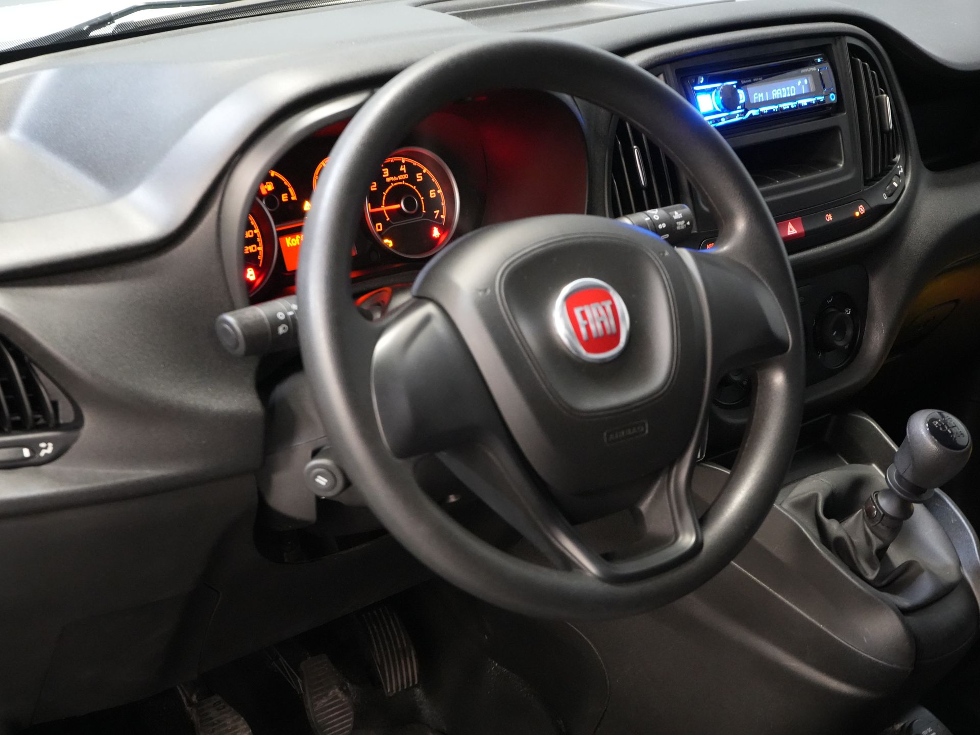 Fiat Dobló Cargo Bestelbus 1.6 MJ 105 pk BPM VRIJ! 3Pers./ NL Auto/ Airco/ Cruise 13