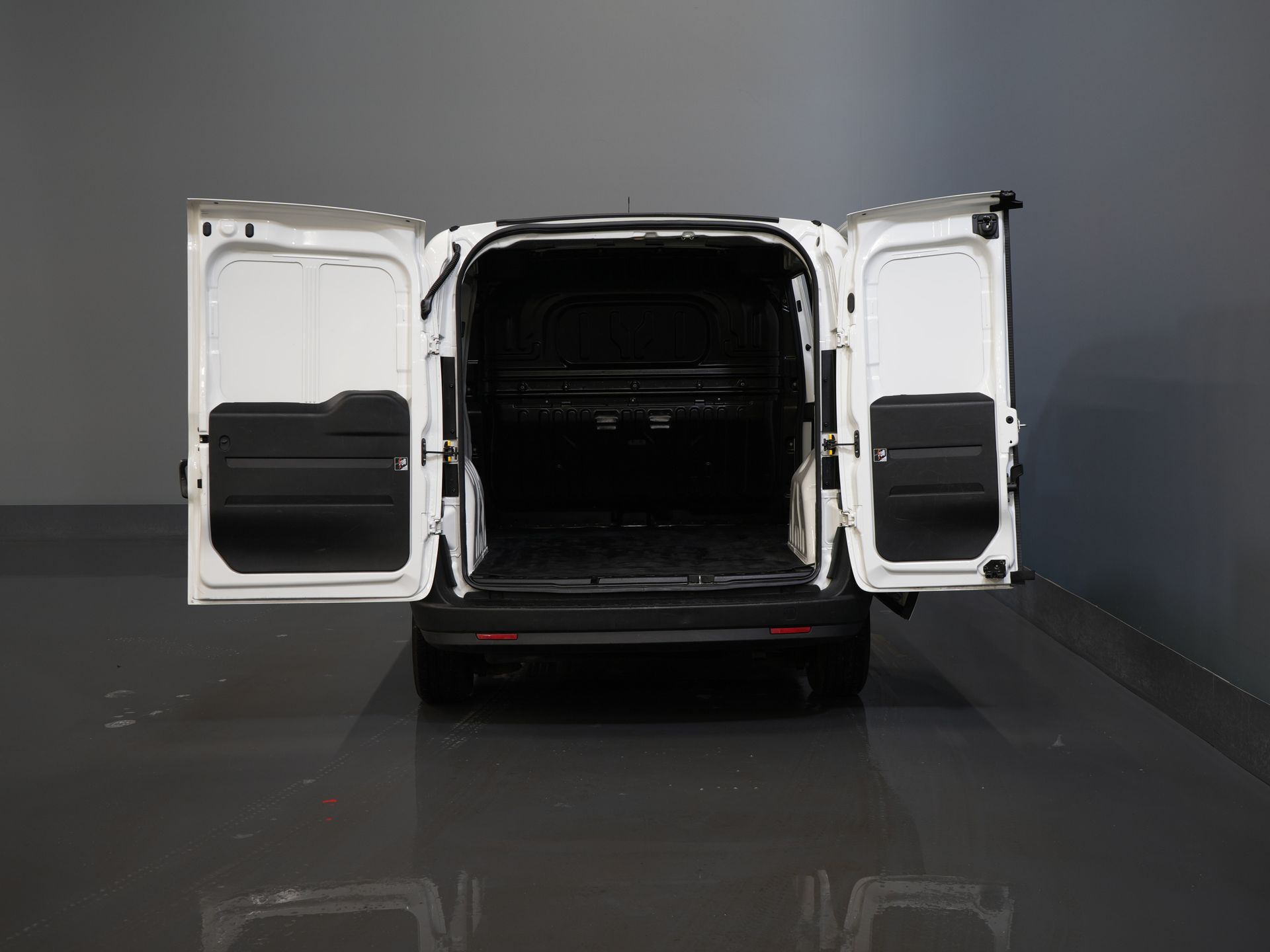 Fiat Dobló Cargo Bestelbus 1.6 MJ 105 pk BPM VRIJ! 3Pers./ NL Auto/ Airco/ Cruise 4