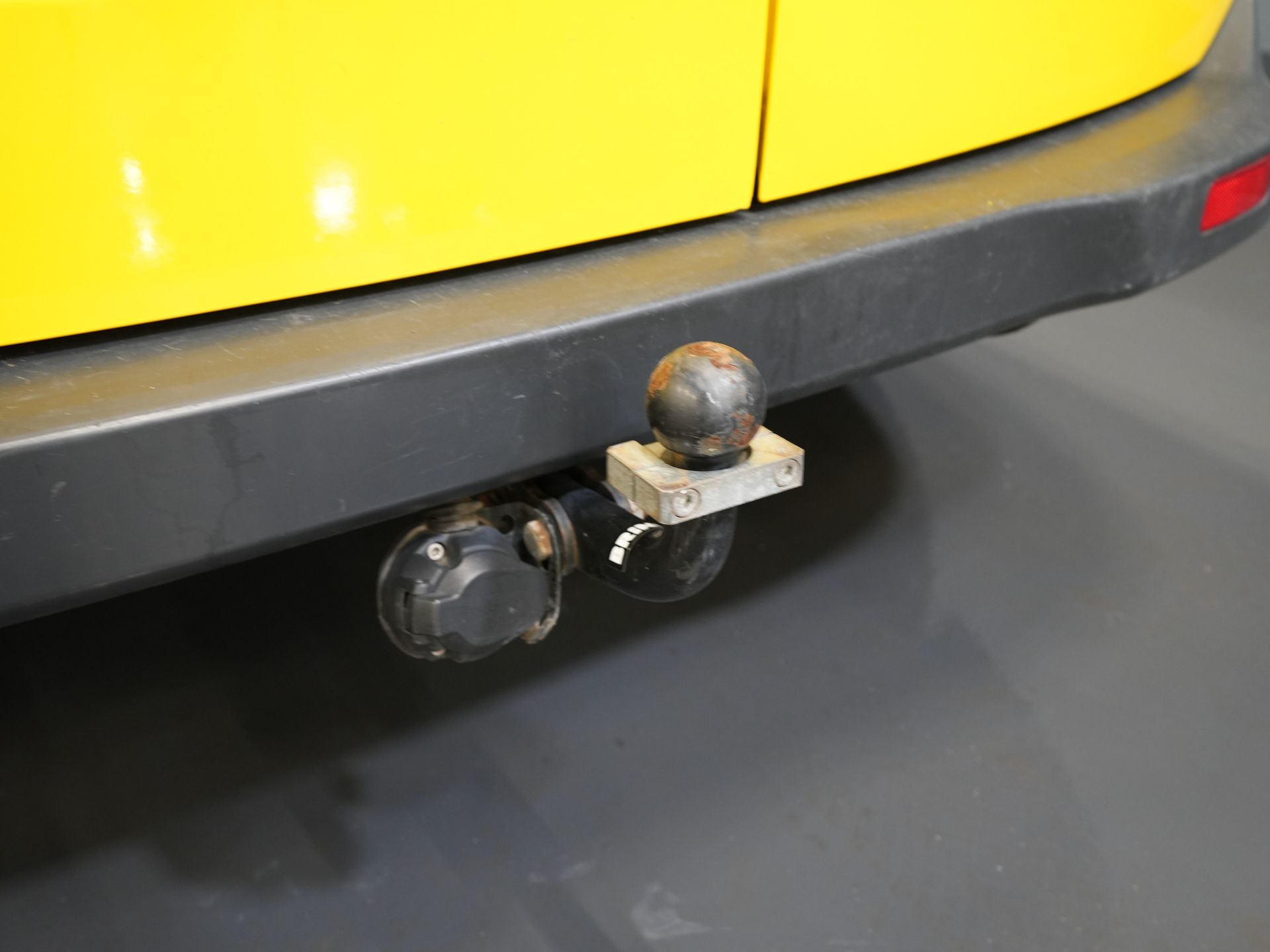 Ford Transit Courier Bestelbus 1.5 TDCI BPM VRIJ! Euro6/ NL Auto/ Dealer Ond./ Airco/ Trekhaak 16