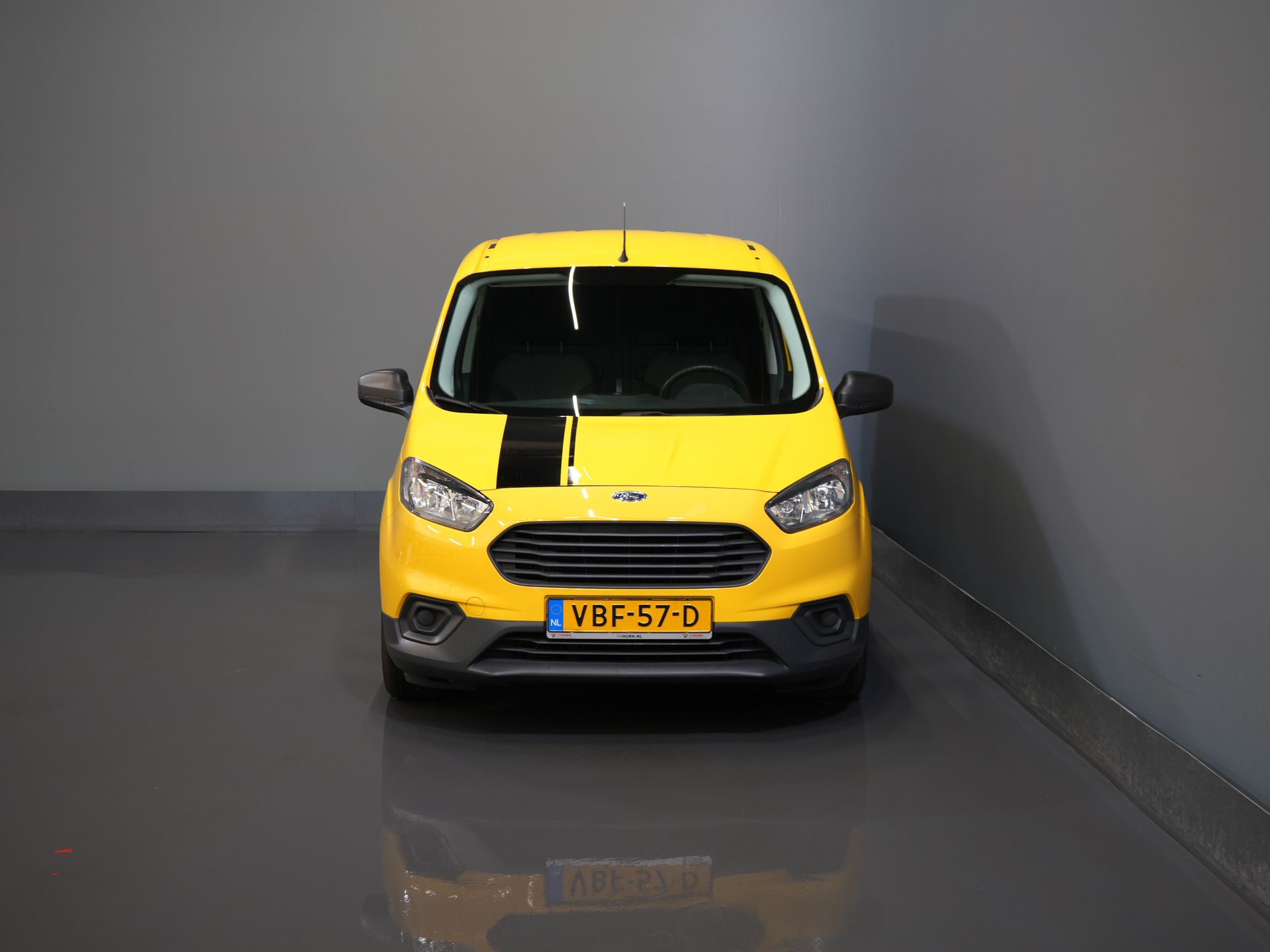 Ford Transit Courier Bestelbus 1.5 TDCI BPM VRIJ! Euro6/ NL Auto/ Dealer Ond./ Airco/ Trekhaak 6
