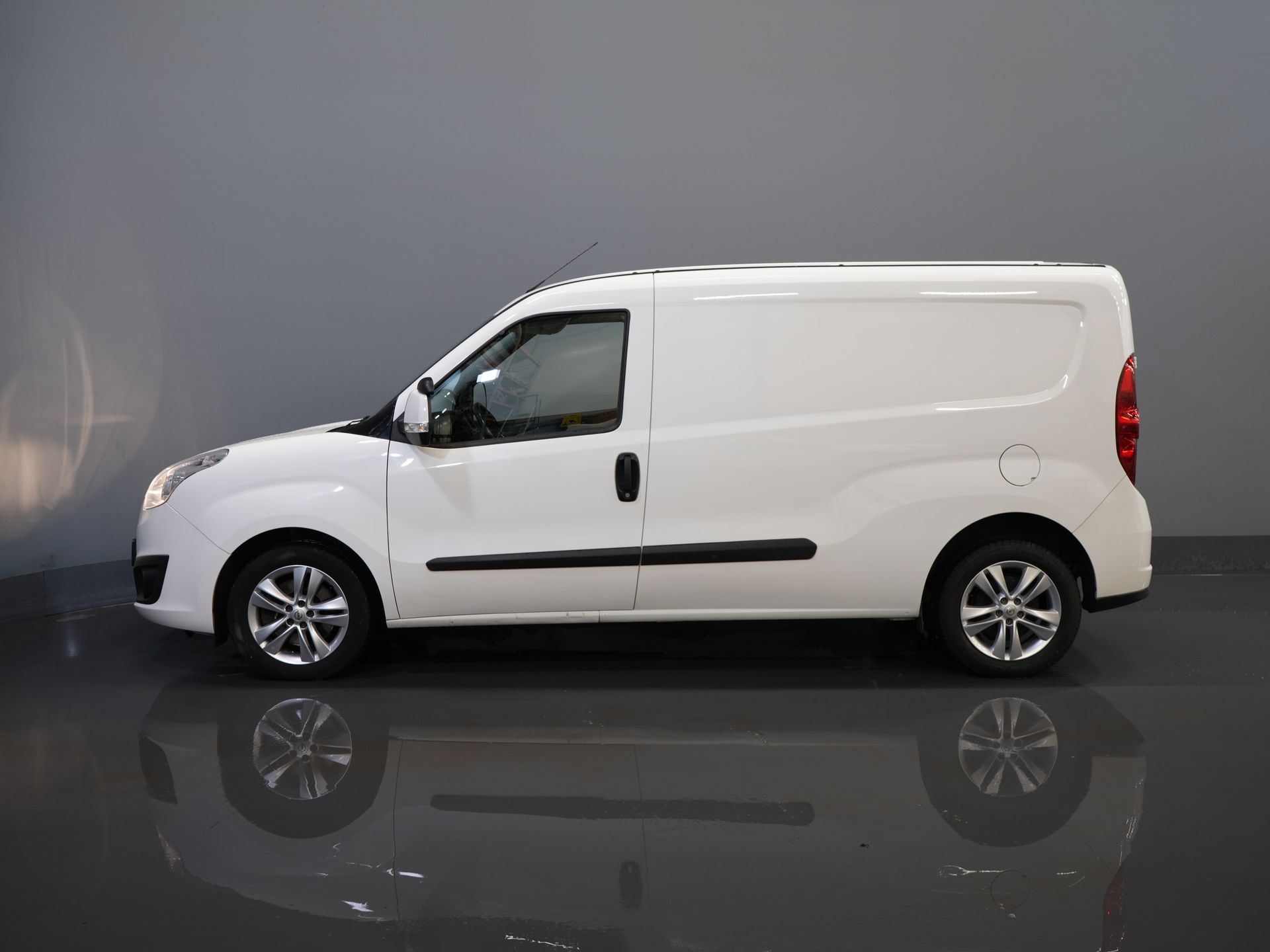 Opel Combo Bestelbus 1.3 CDTi L2 BPM VRIJ! BOTT/ Inrichting/ E6/ Airco/ Cruise/ PDC/ LMV 9
