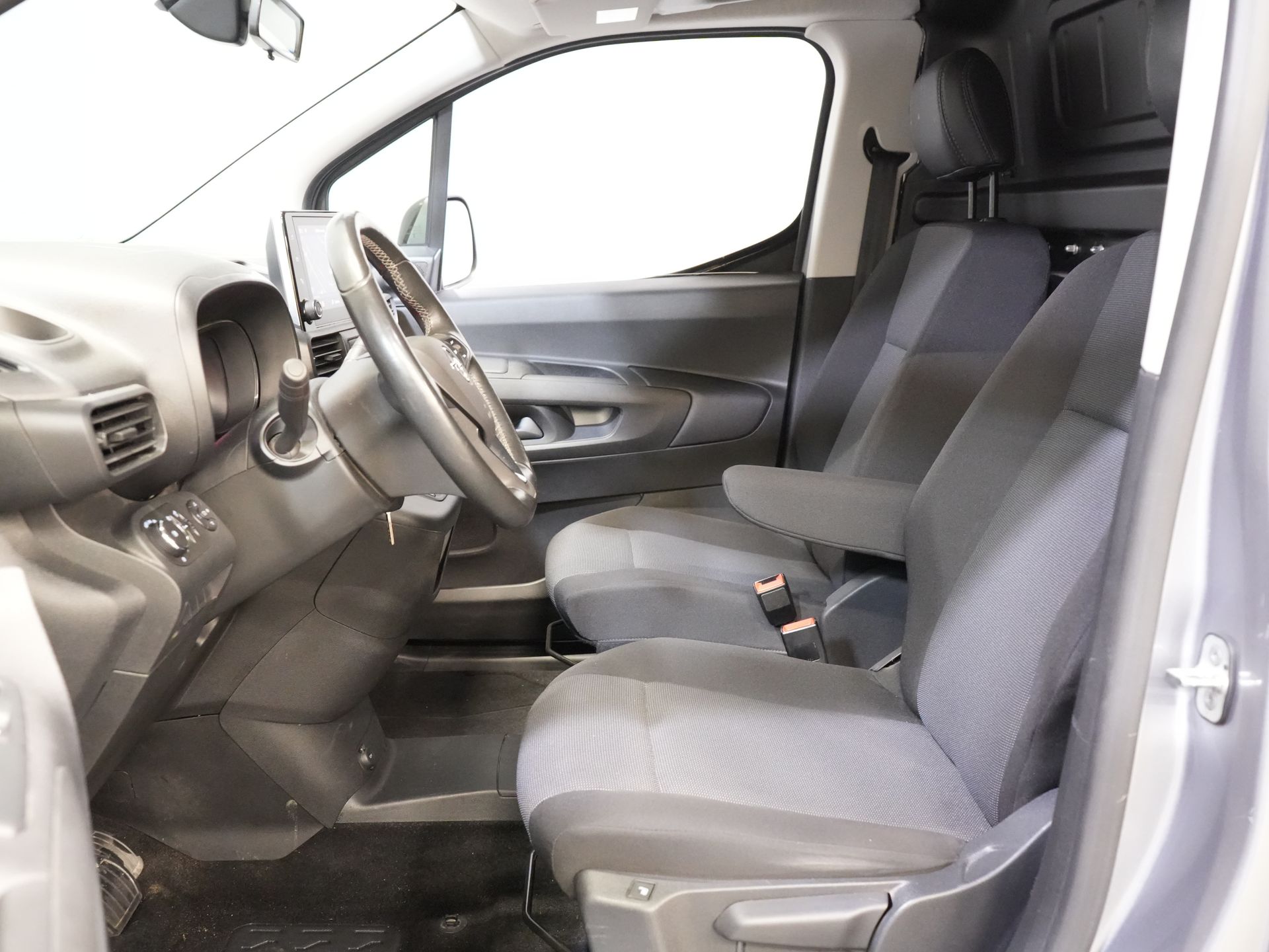 Opel Combo-e Bestelbus L2 50 kWh 135 pk 315km WLTP BPM VRIJ! Snellader/ Carplay/ Climate/ Imperiaal/ Cruise/ Head-up/ Stoel+Stuurverw./ Trekhaak 11