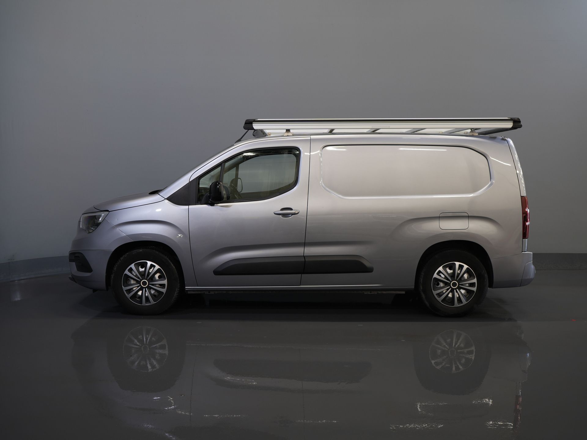 Opel Combo-e Bestelbus L2 50 kWh 135 pk 315km WLTP BPM VRIJ! Snellader/ Carplay/ Climate/ Imperiaal/ Cruise/ Head-up/ Stoel+Stuurverw./ Trekhaak 9