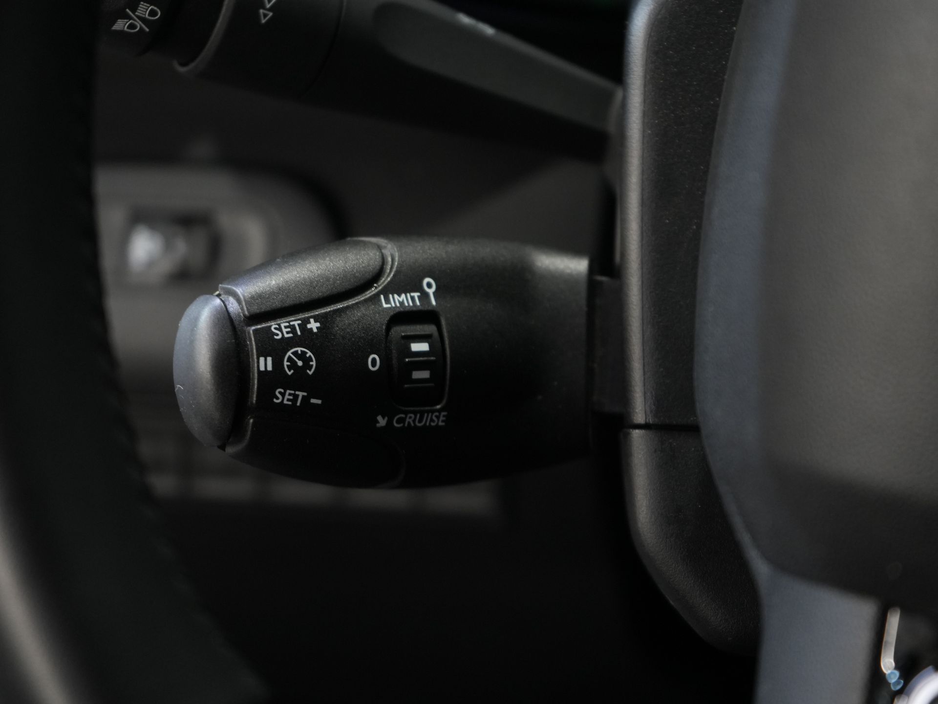 Fiat Doblò Bestelbus 1.5 HDi 100 pk 3 Pers./ CarPlay/ Stoelverw./ Camera/ PDC/ Cruise/ Airco 17