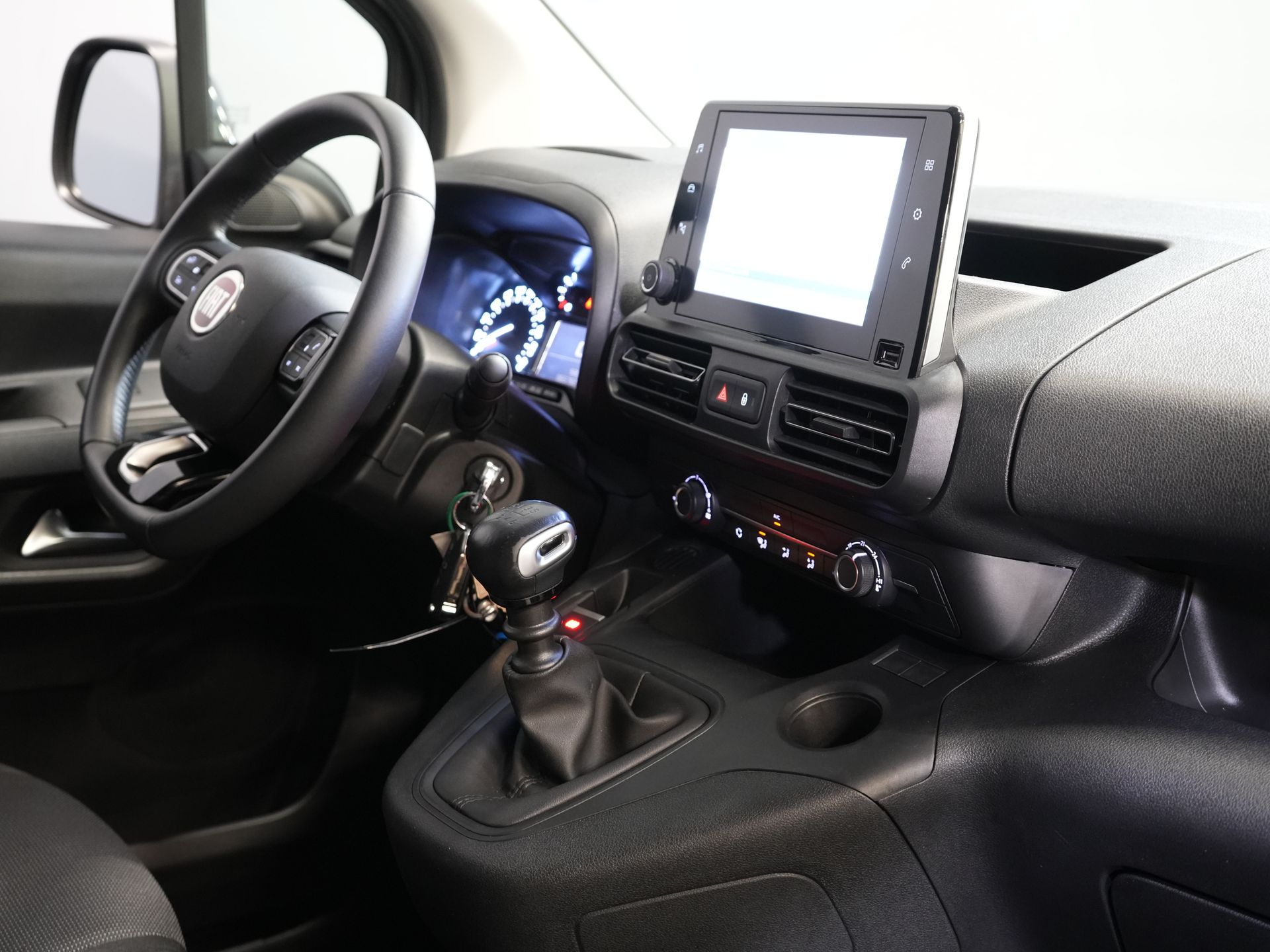 Fiat Doblò Bestelbus 1.5 HDi 100 pk 3 Pers./ CarPlay/ Stoelverw./ Camera/ PDC/ Cruise/ Airco 2