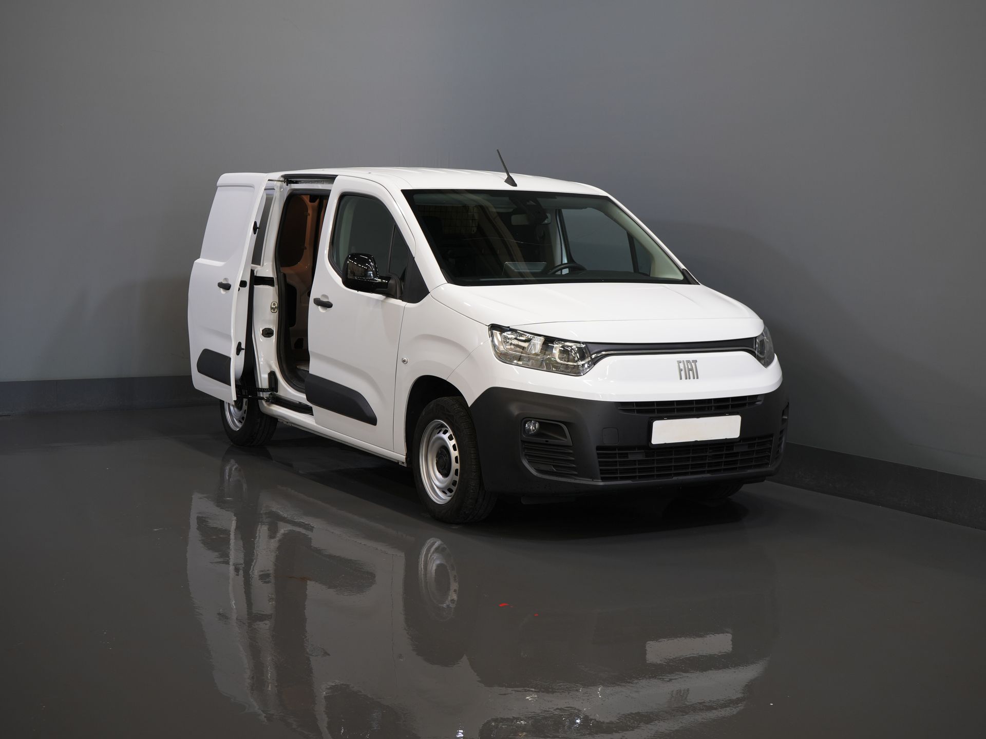 Fiat Doblò Bestelbus 1.5 HDi 100 pk 3 Pers./ CarPlay/ Stoelverw./ Camera/ PDC/ Cruise/ Airco 8