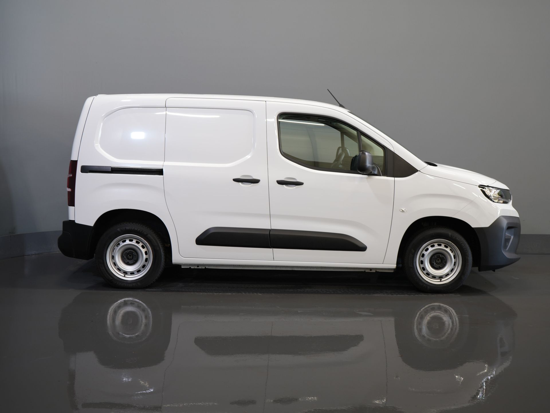 Citroën Berlingo Bestelbus 1.2 PureTech 110 pk MARGE BENZINE Carplay/ PDC/ Cruise/ Airco 10
