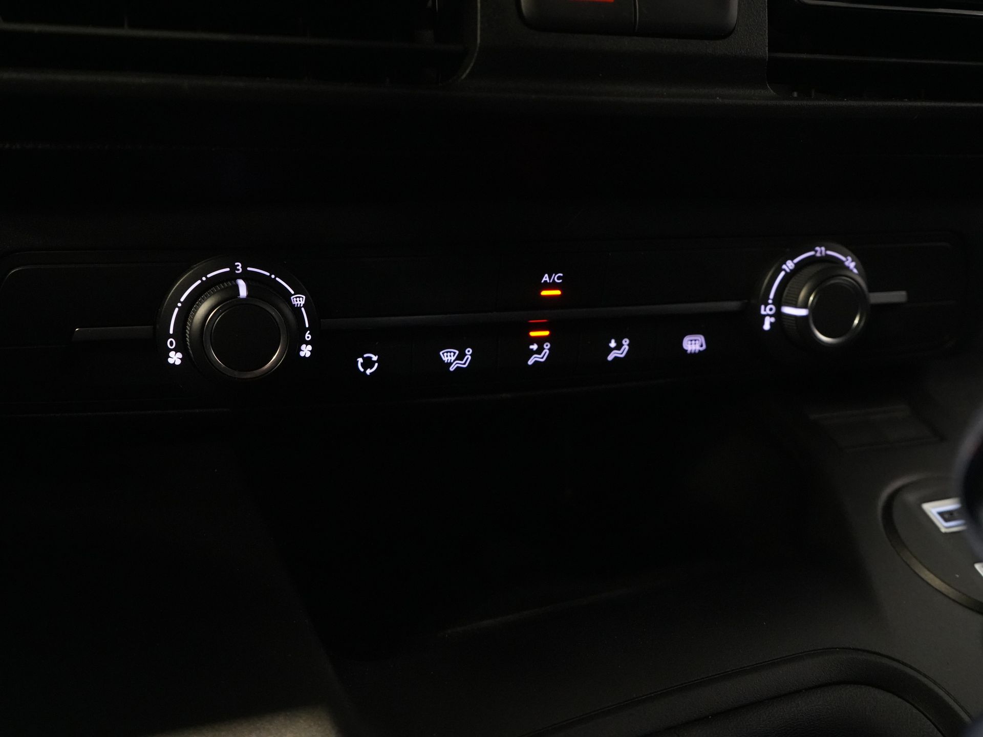 Citroën Berlingo Bestelbus 1.2 PureTech 110 pk MARGE BENZINE Carplay/ PDC/ Cruise/ Airco 17