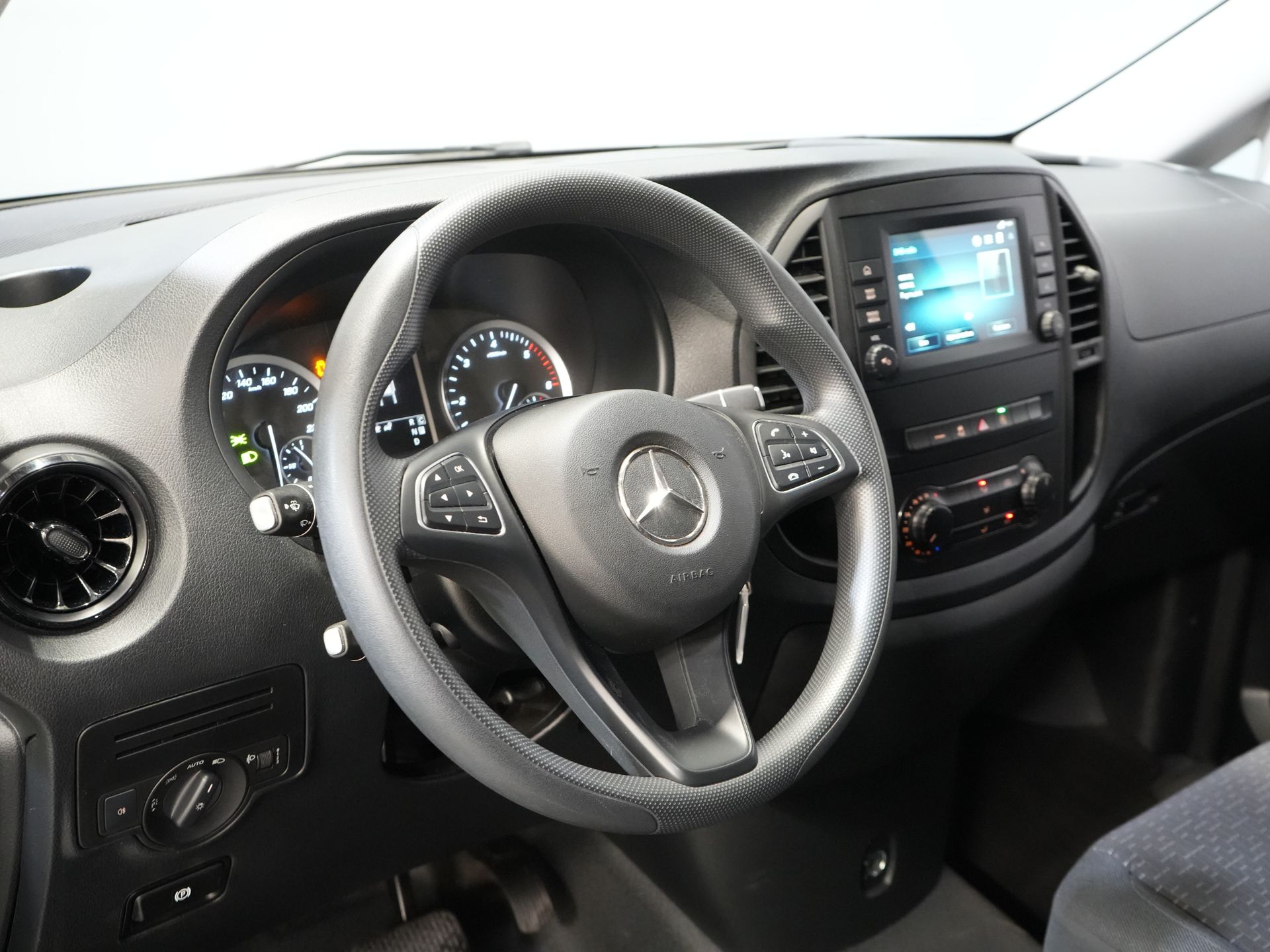 Mercedes-Benz Vito Bestelbus 114 CDI Aut. L3 BPM VRIJ! NL Auto/ Carplay/ Cruise/ DAB/ Camera/ LMV 18”/ Sidebars 13