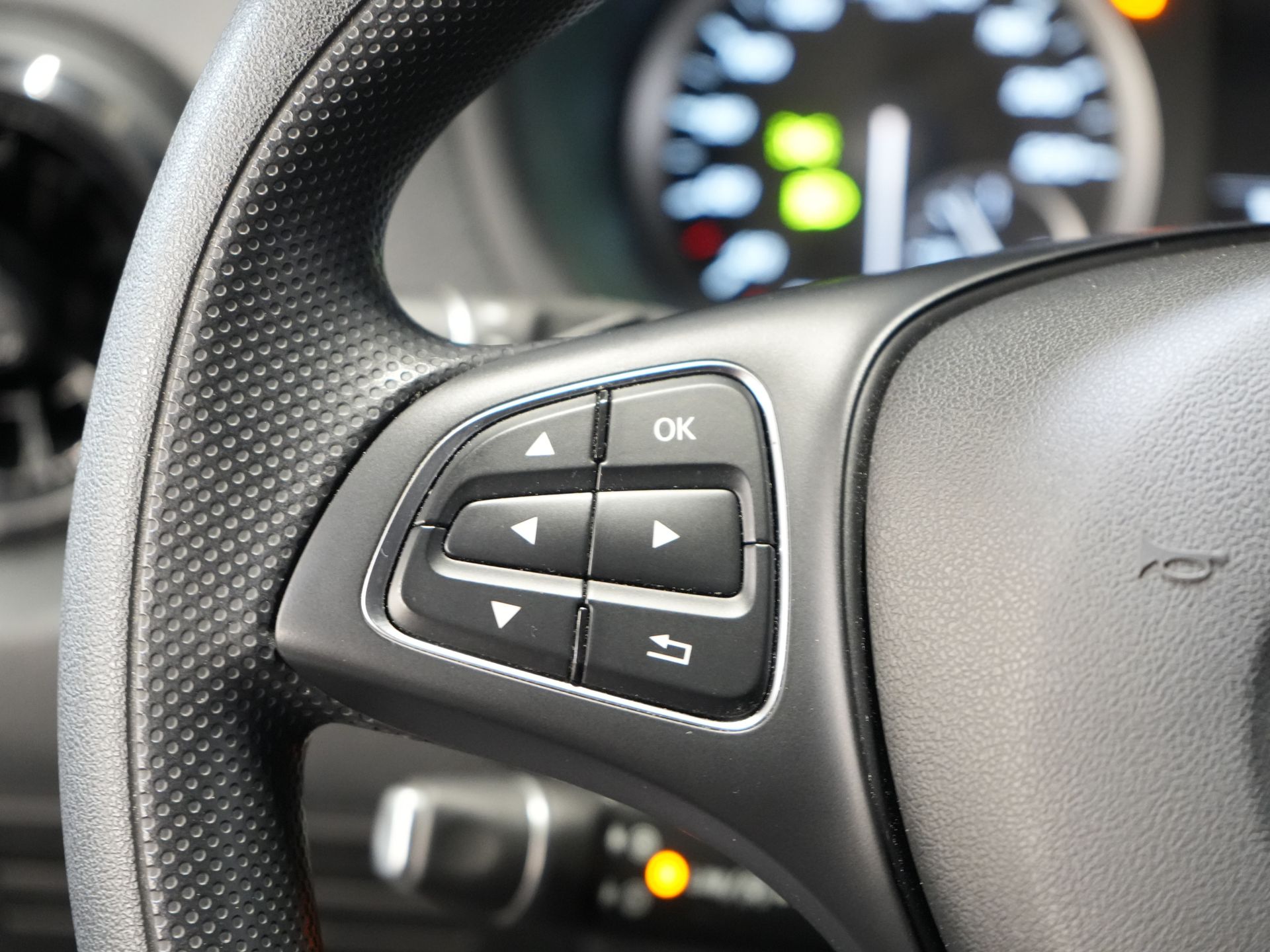 Mercedes-Benz Vito Bestelbus 114 CDI Aut. L3 BPM VRIJ! NL Auto/ Carplay/ Cruise/ DAB/ Camera/ LMV 18”/ Sidebars 18