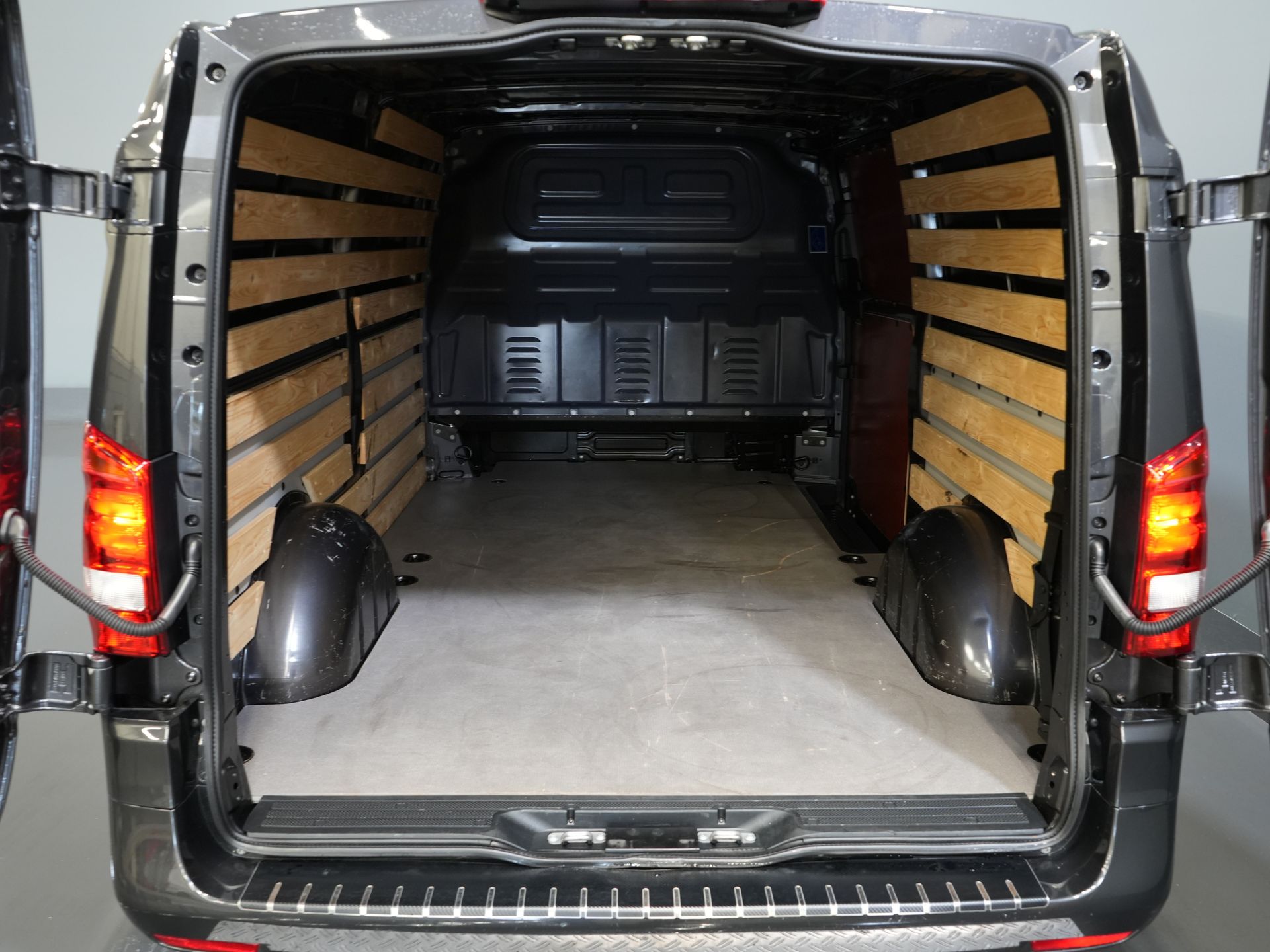 Mercedes-Benz Vito Bestelbus 114 CDI Aut. L3 BPM VRIJ! NL Auto/ Carplay/ Cruise/ DAB/ Camera/ LMV 18”/ Sidebars 14