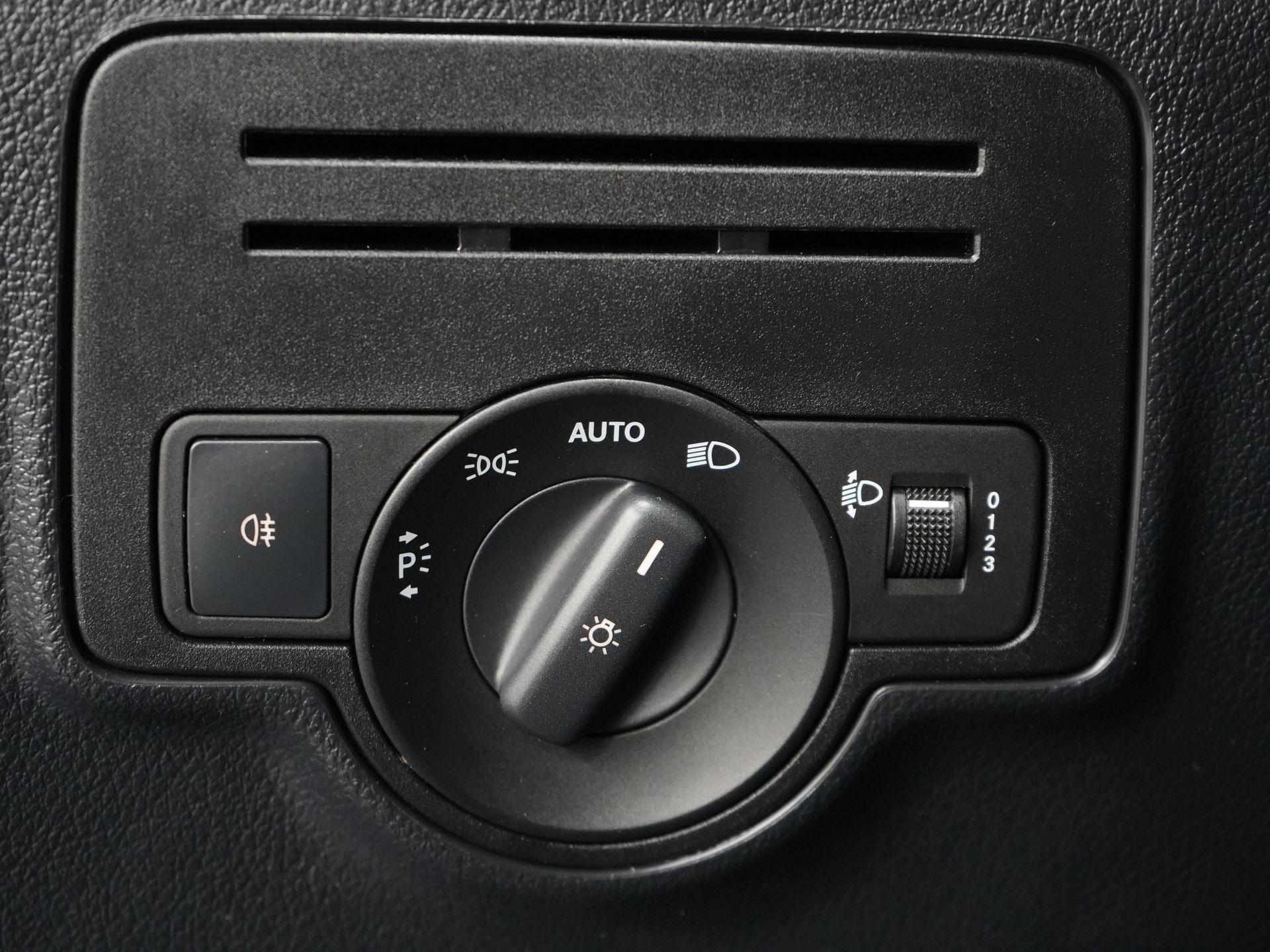 Mercedes-Benz Vito Bestelbus 114 CDI Aut. L3 BPM VRIJ! NL Auto/ Carplay/ Cruise/ DAB/ Camera/ LMV 18”/ Sidebars 17