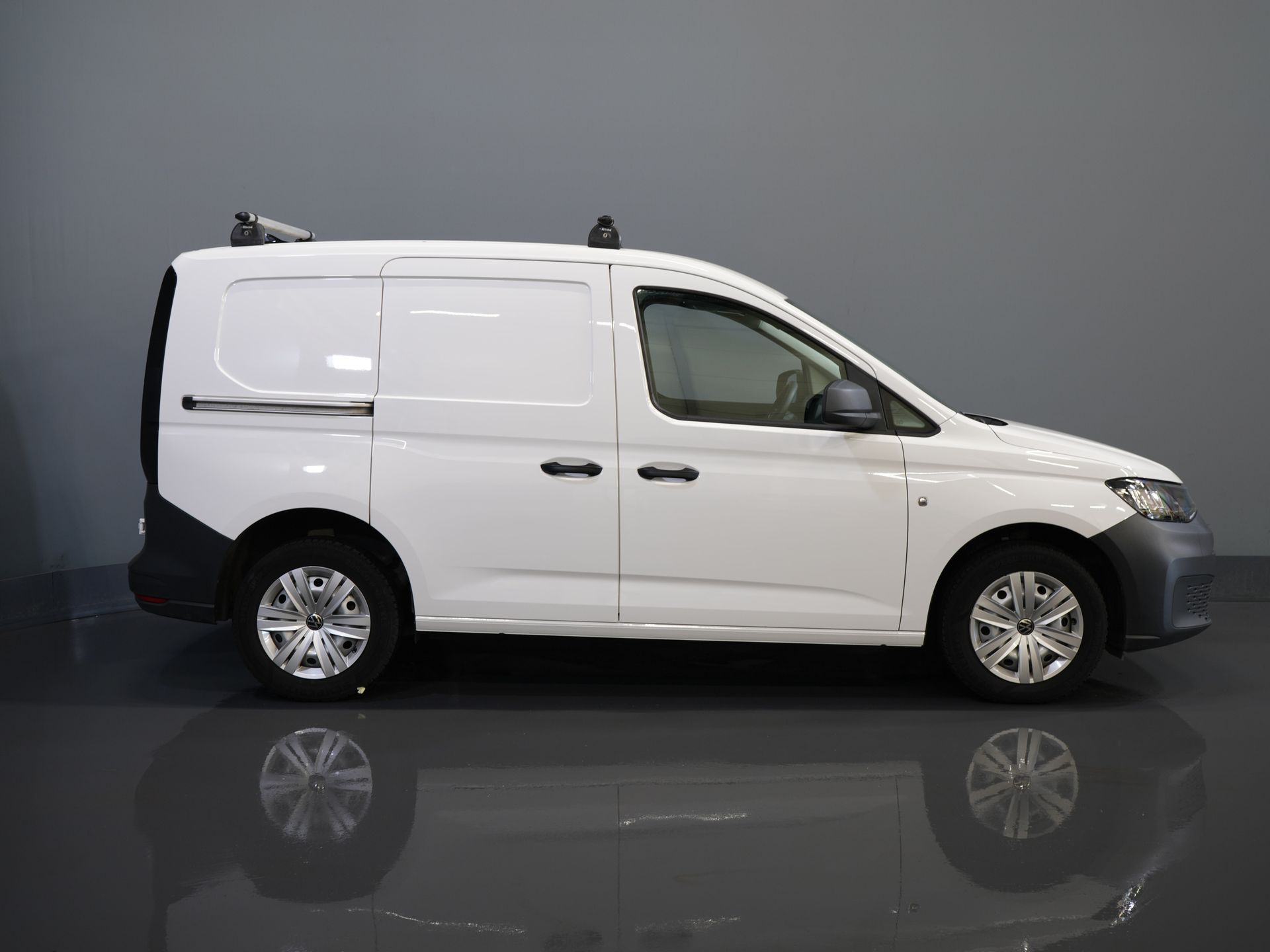 Volkswagen Caddy Cargo Bestelbus 1.5 TSI 115 pk BENZINE BPM VRIJ! Airco/ PDC/ DAB/ Dakdragers 10