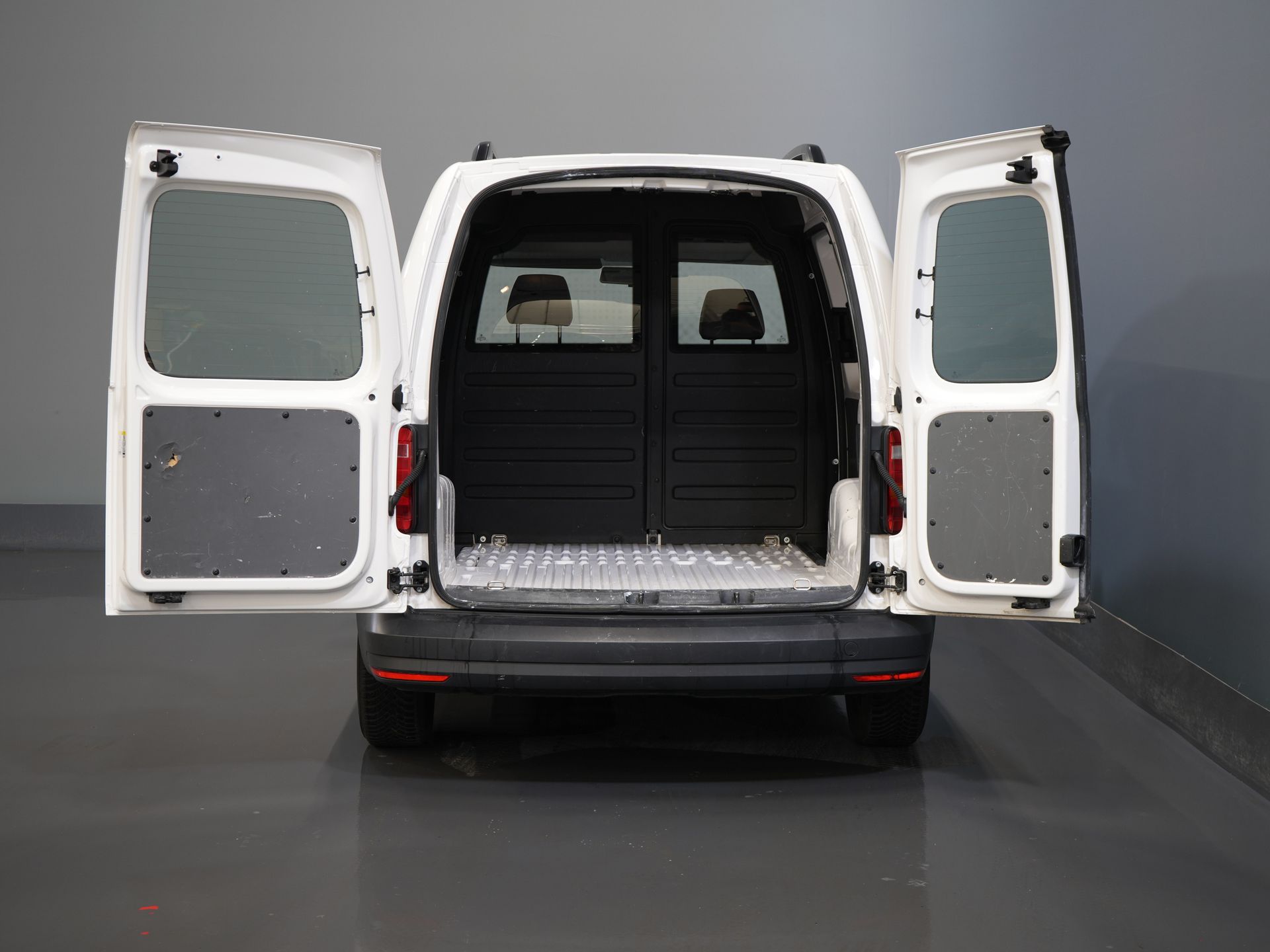 Volkswagen Caddy Bestelbus 1.0 TSI 100 pk Benzine BPM VRIJ! Airco/ Roofrails 4
