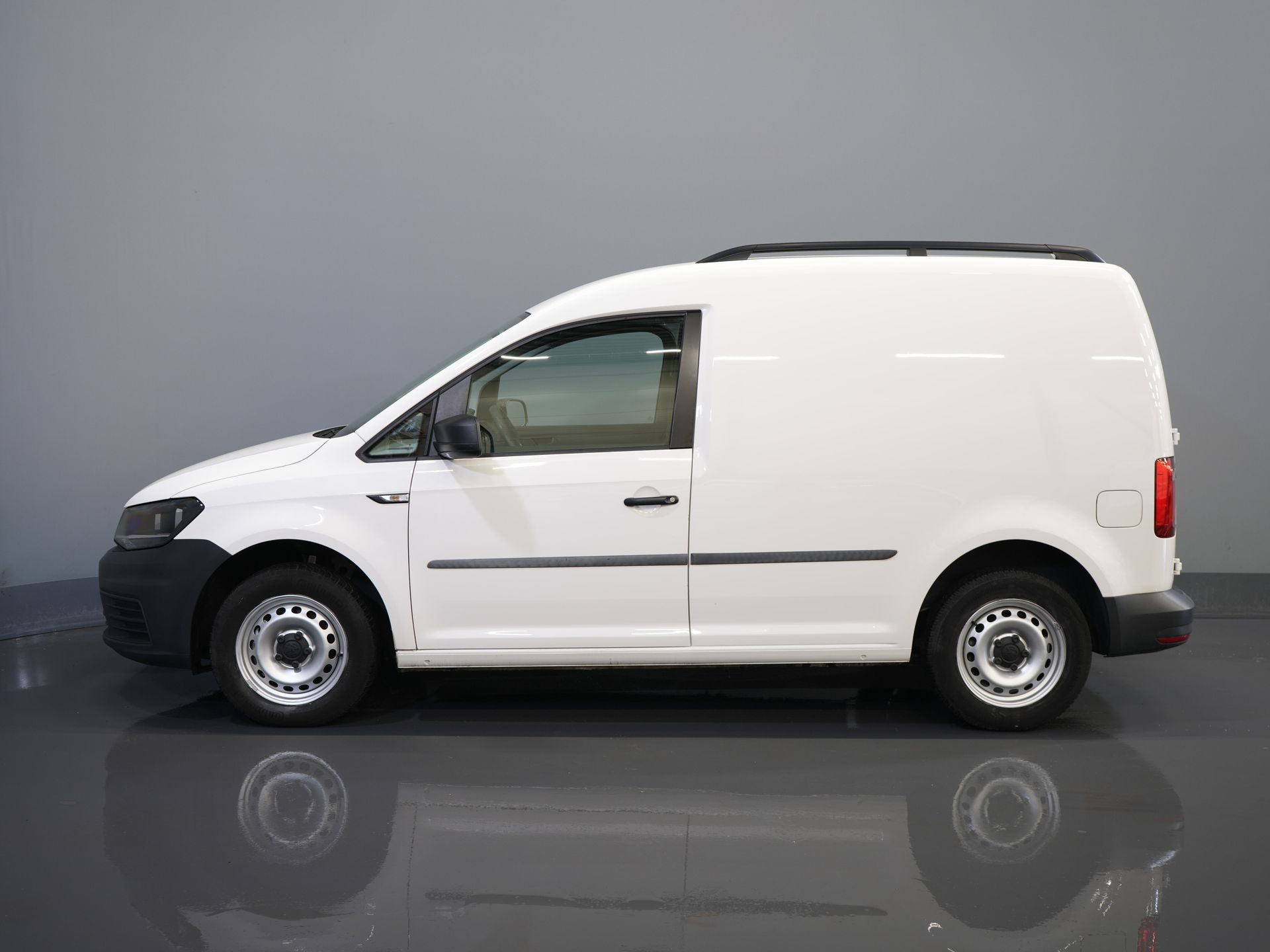 Volkswagen Caddy Bestelbus 1.0 TSI 100 pk Benzine BPM VRIJ! Airco/ Roofrails 9