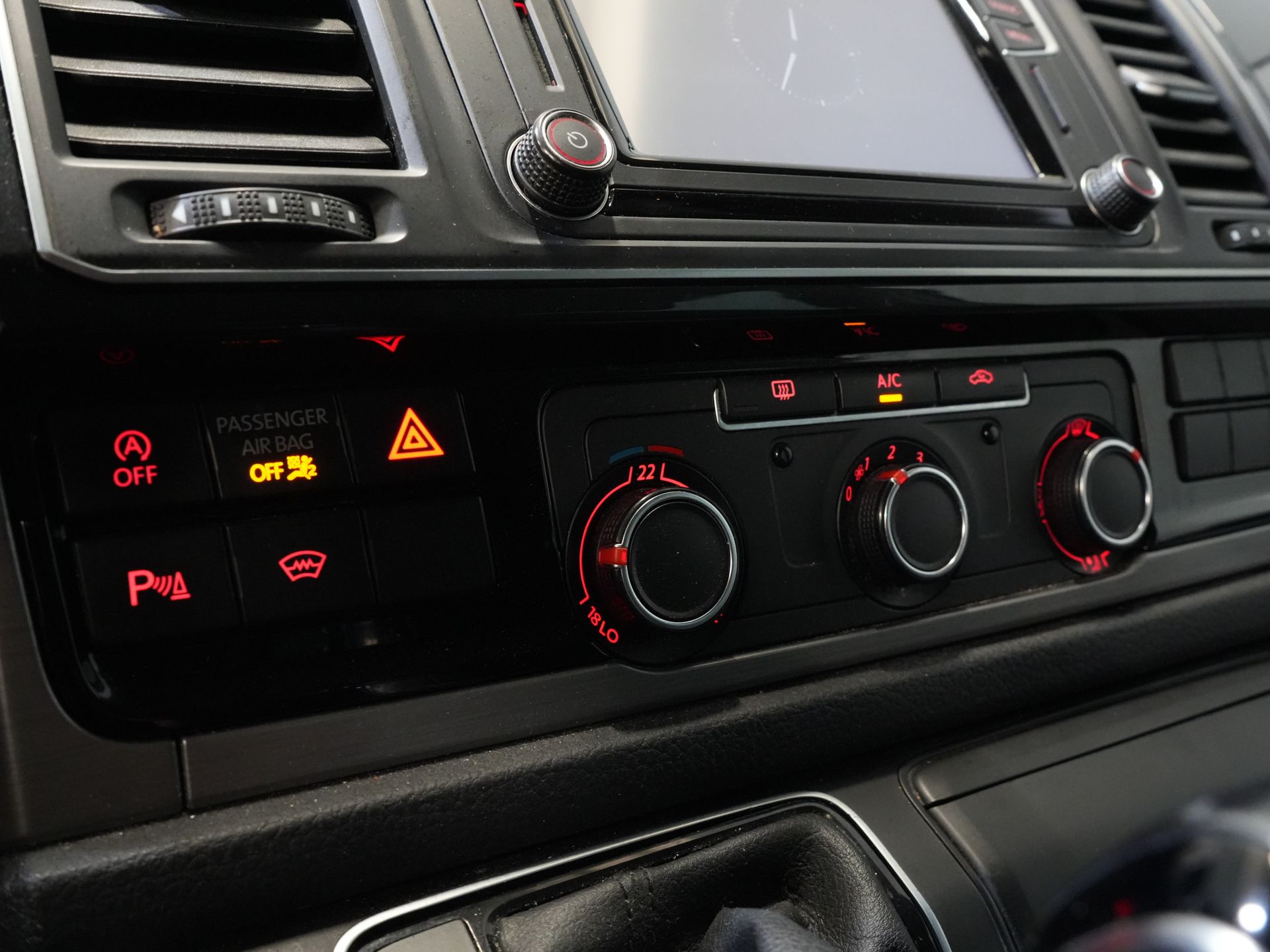 Volkswagen Transporter Bestelbus T6 2.0 TDI 150 pk DSG Aut. L2 Highline E6 DC Dubbel Cabine BPM VRIJ! Carplay/ Alarm/ Leder/ Cruise/ PDC/ Sidebars/ Trekhaak/ LMV 20