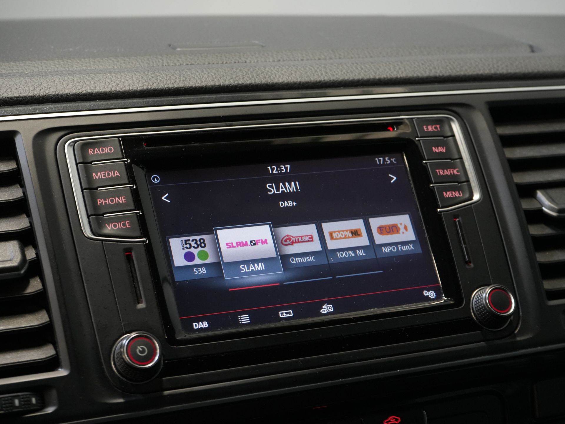 Volkswagen Transporter Bestelbus T6 2.0 TDI 150 pk DSG Aut. L2 Highline E6 DC Dubbel Cabine BPM VRIJ! Carplay/ Alarm/ Leder/ Cruise/ PDC/ Sidebars/ Trekhaak/ LMV 21