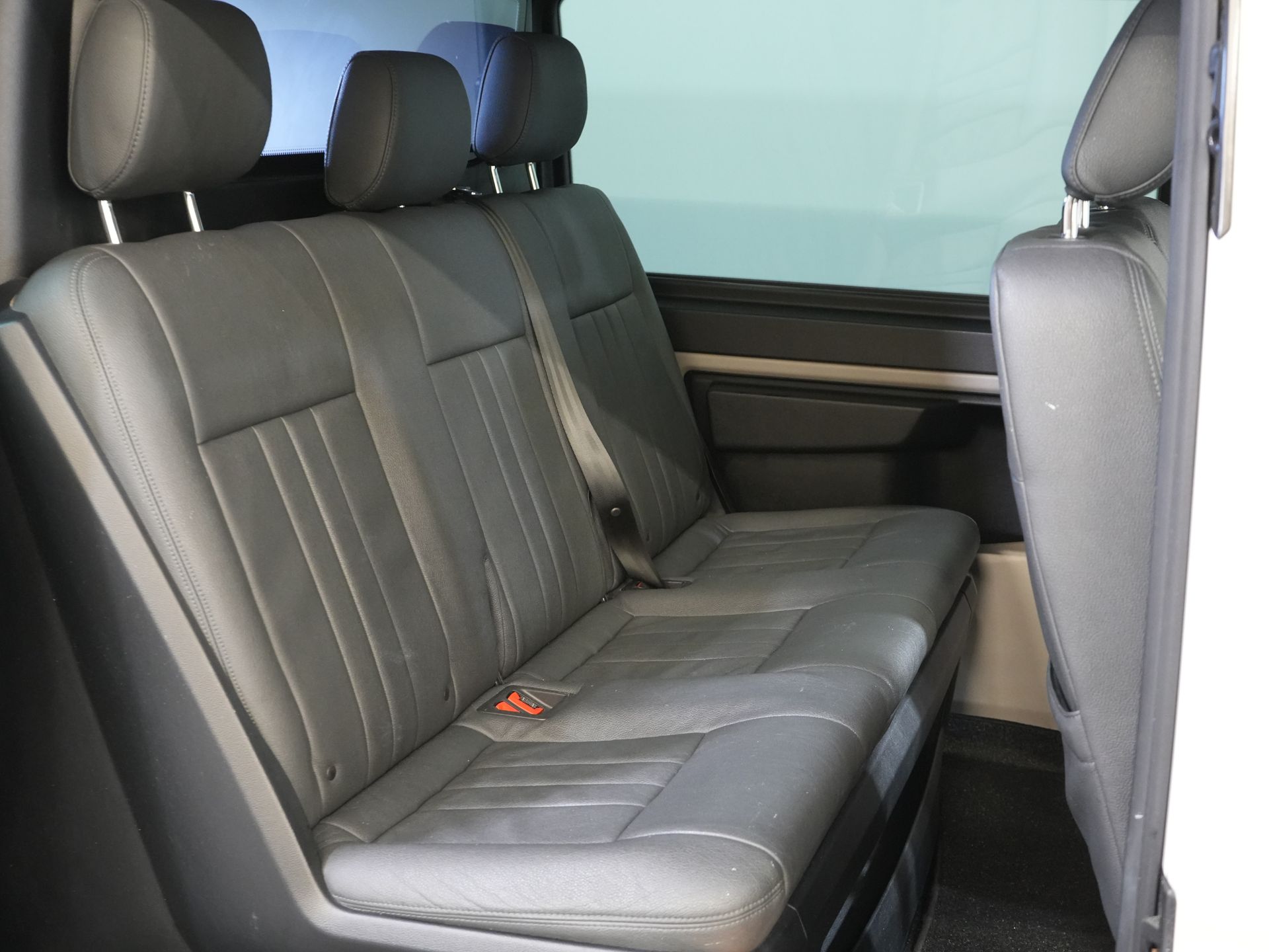 Volkswagen Transporter Bestelbus T6 2.0 TDI 150 pk DSG Aut. L2 Highline E6 DC Dubbel Cabine BPM VRIJ! Carplay/ Alarm/ Leder/ Cruise/ PDC/ Sidebars/ Trekhaak/ LMV 25