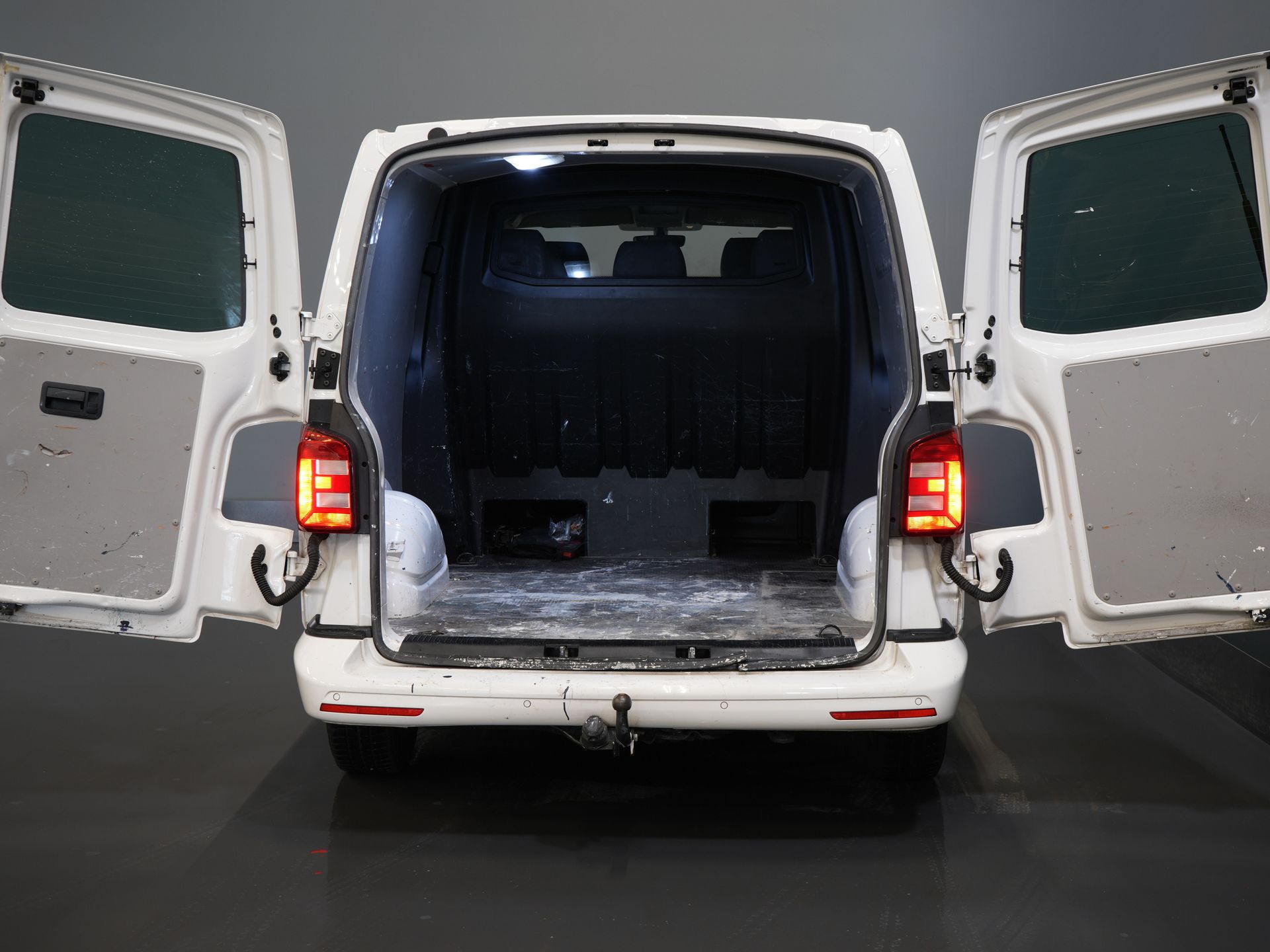 Volkswagen Transporter Bestelbus T6 2.0 TDI 150 pk DSG Aut. L2 Highline E6 DC Dubbel Cabine BPM VRIJ! Carplay/ Alarm/ Leder/ Cruise/ PDC/ Sidebars/ Trekhaak/ LMV 4
