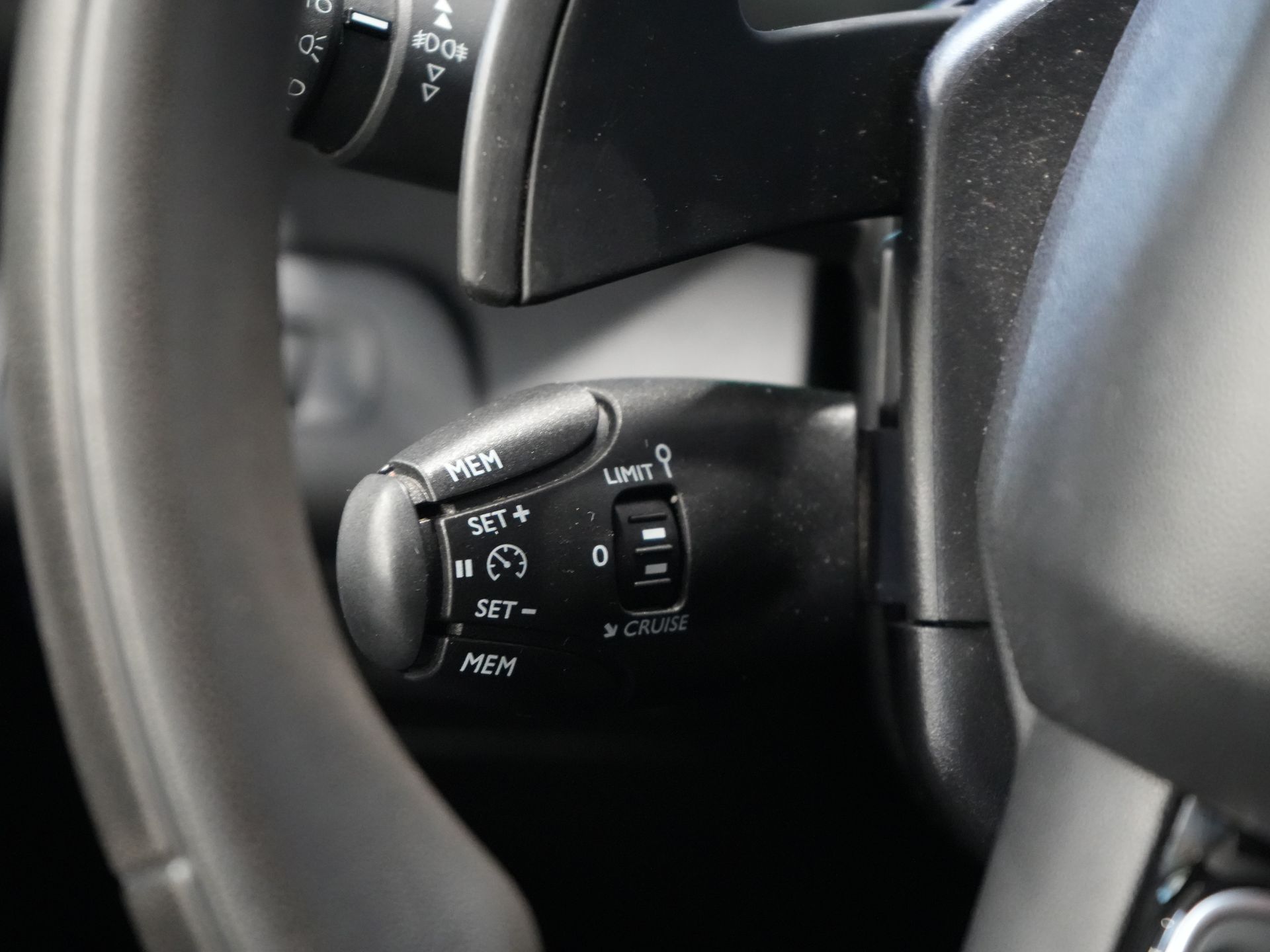 Toyota PROACE CITY Bestelbus 1.2 Turbo 130 pk Aut. L2 Benzine BPM VRIJ! 3Pers./ Carplay/ Camera/ LMV/ PDC/ Airco/ Cruise 19
