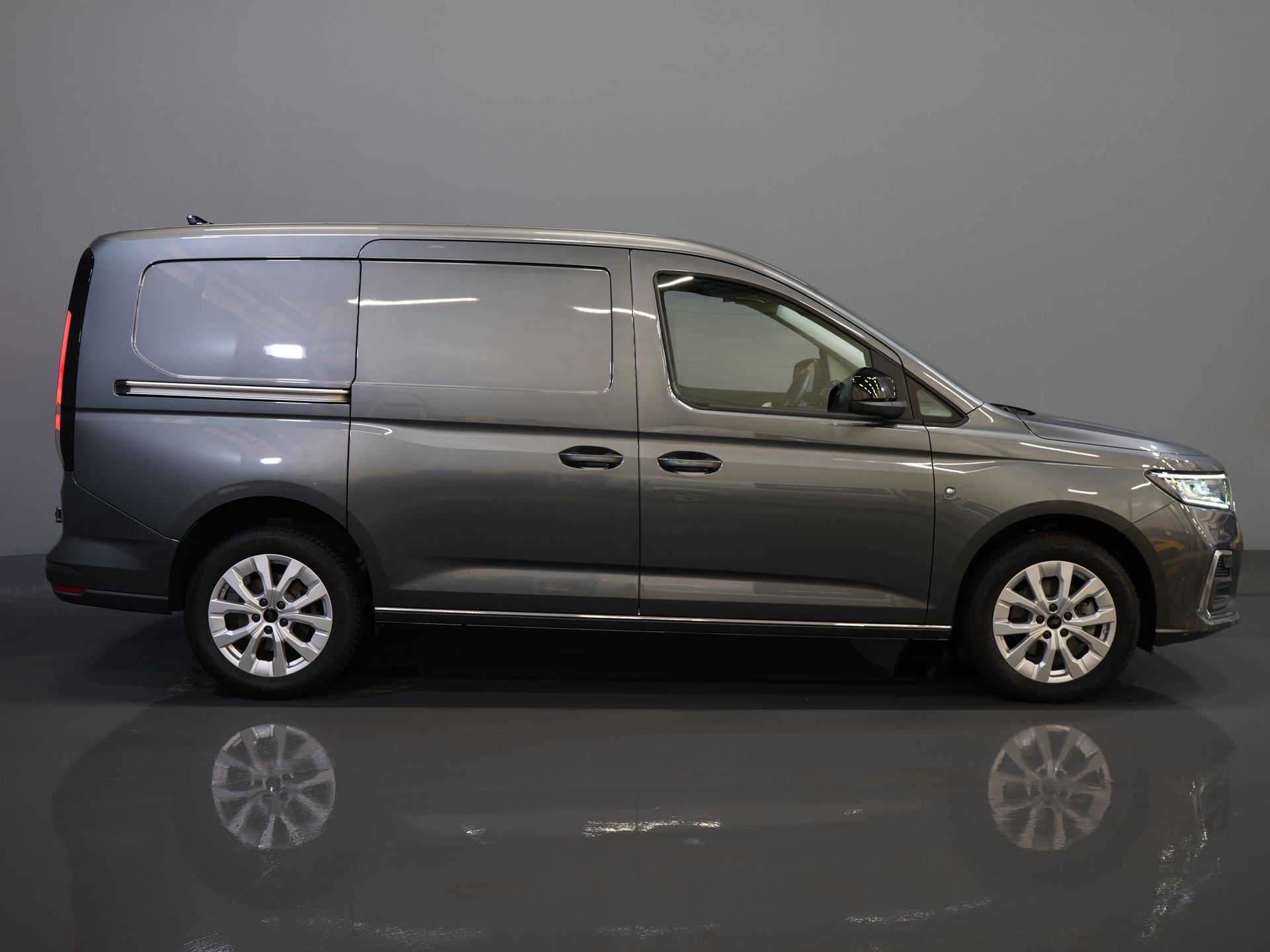 Ford Caddy Cargo Maxi Bestelbus (Connect) 2.0 125 pk DSG Aut. L2 Limited BPM VRIJ! Adapt.Cruise/ LED/ Virtual Cockpit/ Stoelverw./ Carplay/ Stuurverw./ Navi/ Ca 10