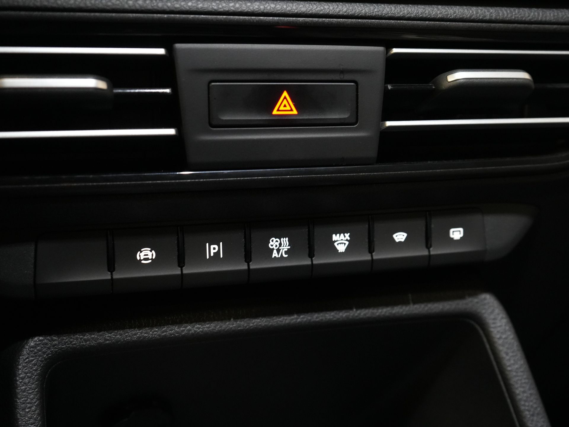 Ford Caddy Cargo Maxi Bestelbus (Connect) 2.0 125 pk DSG Aut. L2 Limited BPM VRIJ! Adapt.Cruise/ LED/ Virtual Cockpit/ Stoelverw./ Carplay/ Stuurverw./ Navi/ Ca 21