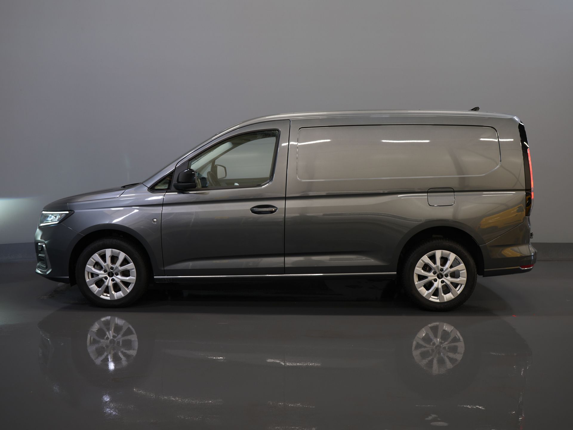 Ford Caddy Cargo Maxi Bestelbus (Connect) 2.0 125 pk DSG Aut. L2 Limited BPM VRIJ! Adapt.Cruise/ LED/ Virtual Cockpit/ Stoelverw./ Carplay/ Stuurverw./ Navi/ Ca 9