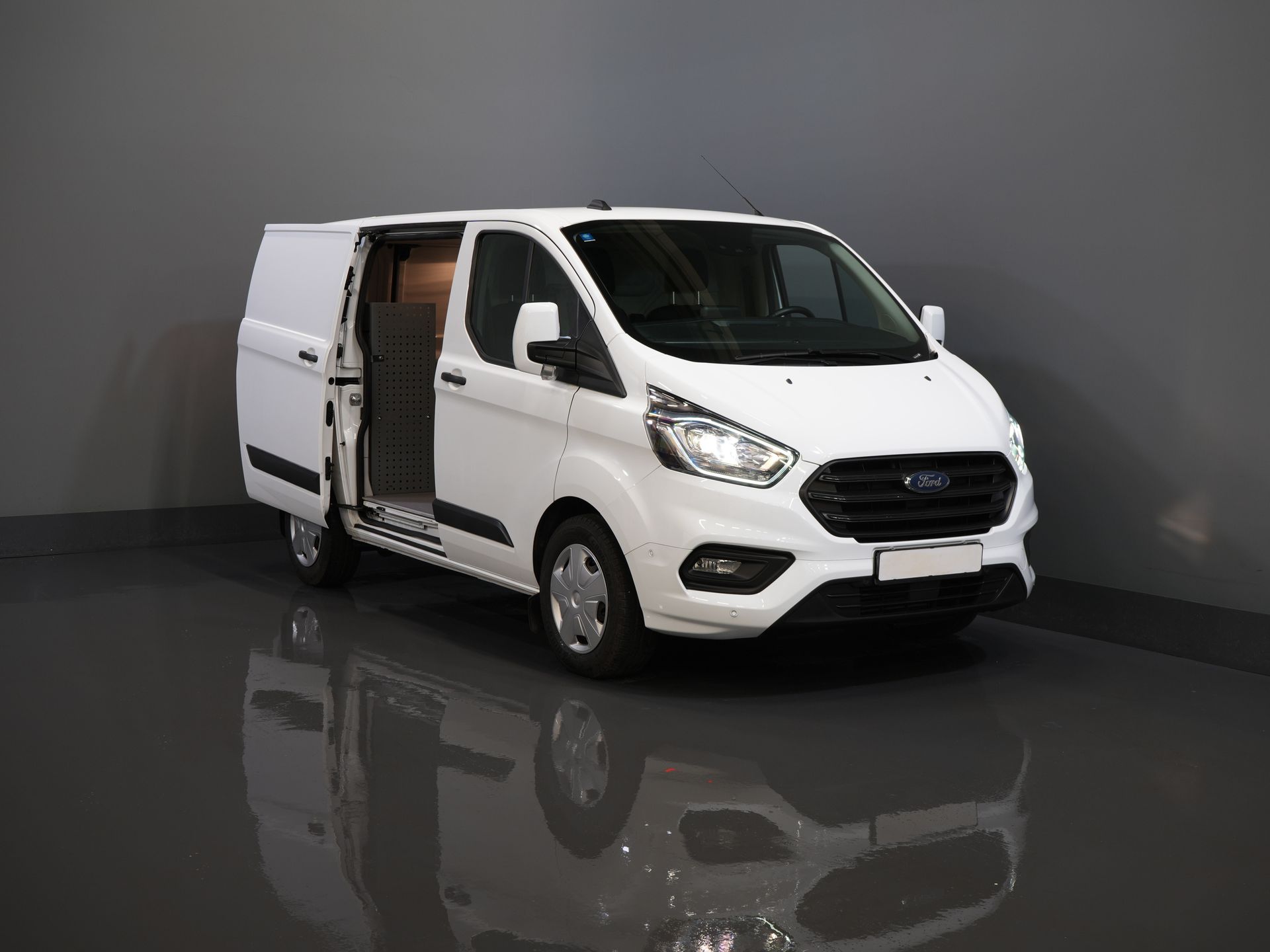 Ford Transit Custom Bestelbus 340 130 pk PHEV Trend BPM VRIJ! Plug-In/ Inrichting/ Carplay/ Stoelverw./ Cruise/ Camera/ PDC/ Airco 8