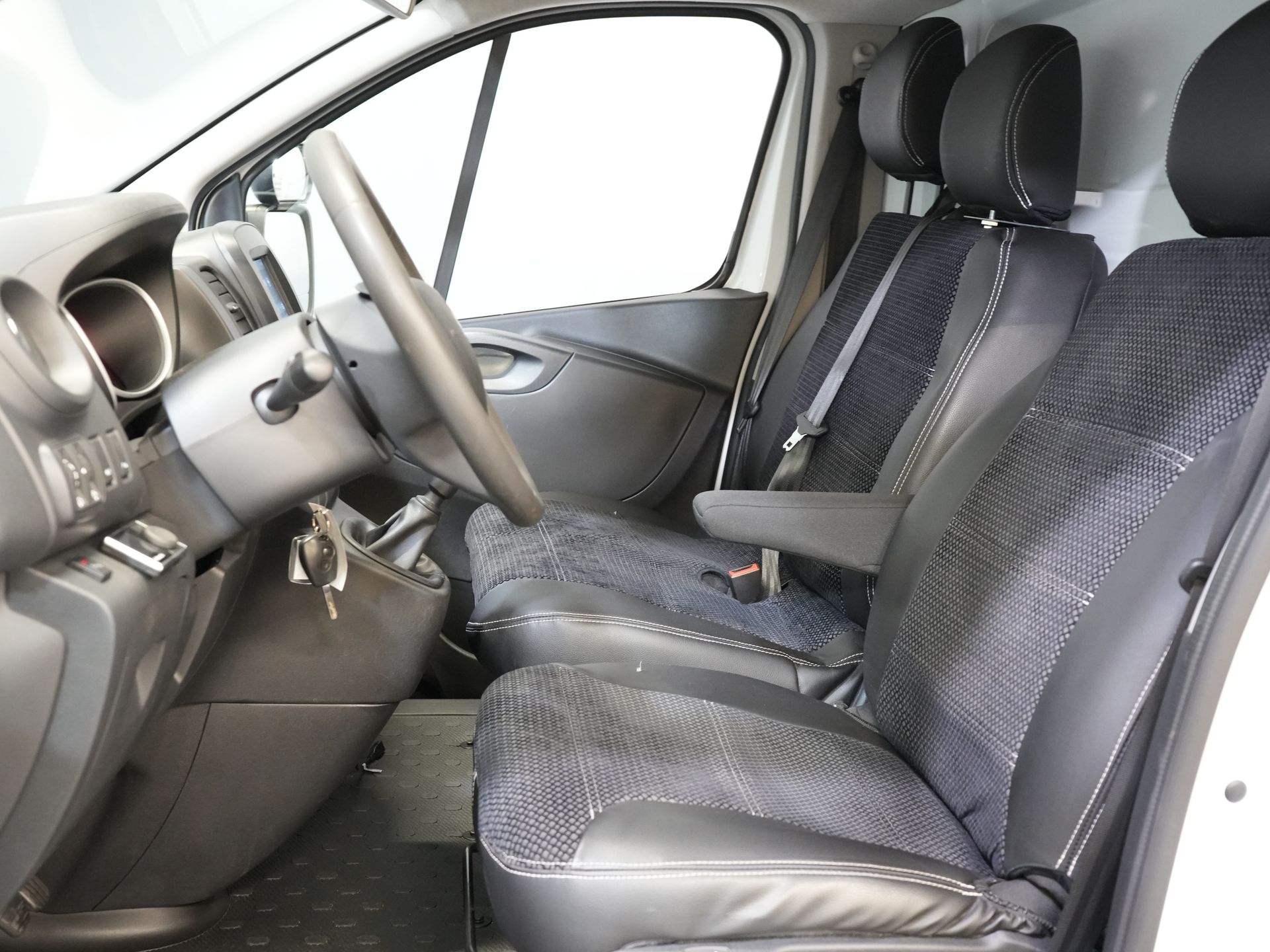 Renault Trafic Bestelbus 2.0 dCi 145 pk BPM VRIJ Inrichting/ Standkachel/ Stoelverw/ CarPlay/ Camera/ PDC/ Cruise/ Airco 11