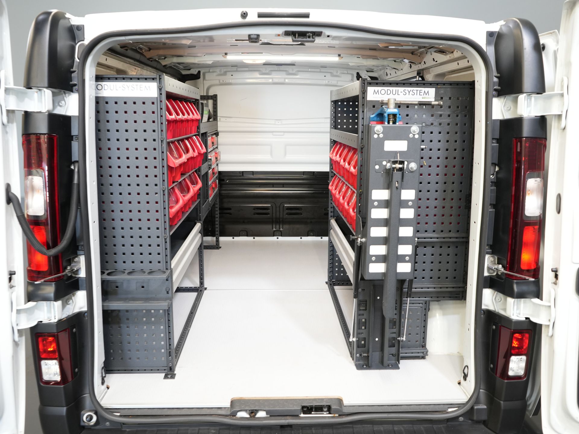 Renault Trafic Bestelbus 2.0 dCi 145 pk BPM VRIJ Inrichting/ Standkachel/ Stoelverw/ CarPlay/ Camera/ PDC/ Cruise/ Airco 14
