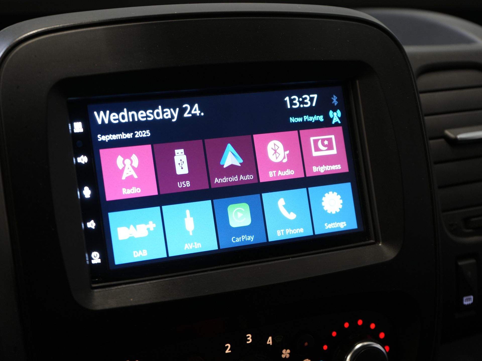 Renault Trafic Bestelbus 2.0 dCi 145 pk BPM VRIJ Inrichting/ Standkachel/ Stoelverw/ CarPlay/ Camera/ PDC/ Cruise/ Airco 26