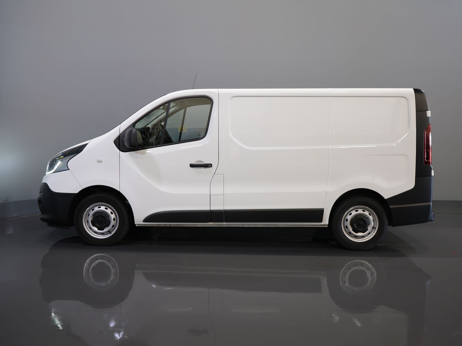 Renault Trafic Bestelbus 2.0 dCi 145 pk BPM VRIJ Inrichting/ Standkachel/ Stoelverw/ CarPlay/ Camera/ PDC/ Cruise/ Airco 9