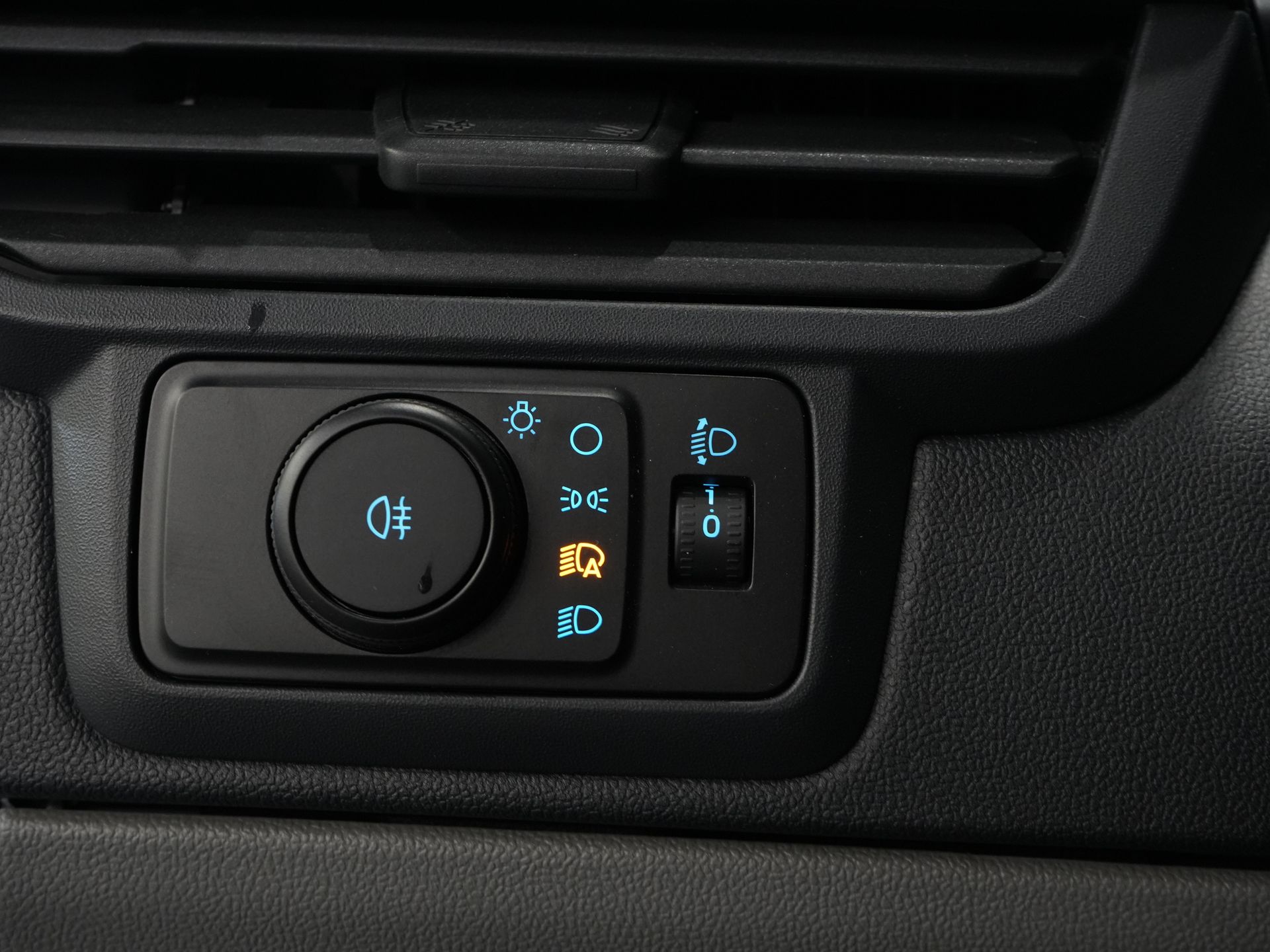 Ford E-Transit Custom Bestelbus 320 Trend 65 kWh 328 km WLTP LED/ Snellader/ Standkachel/ Stoelverw./ Carplay/ Climate/ Camera/ PDC/ Cruise 17