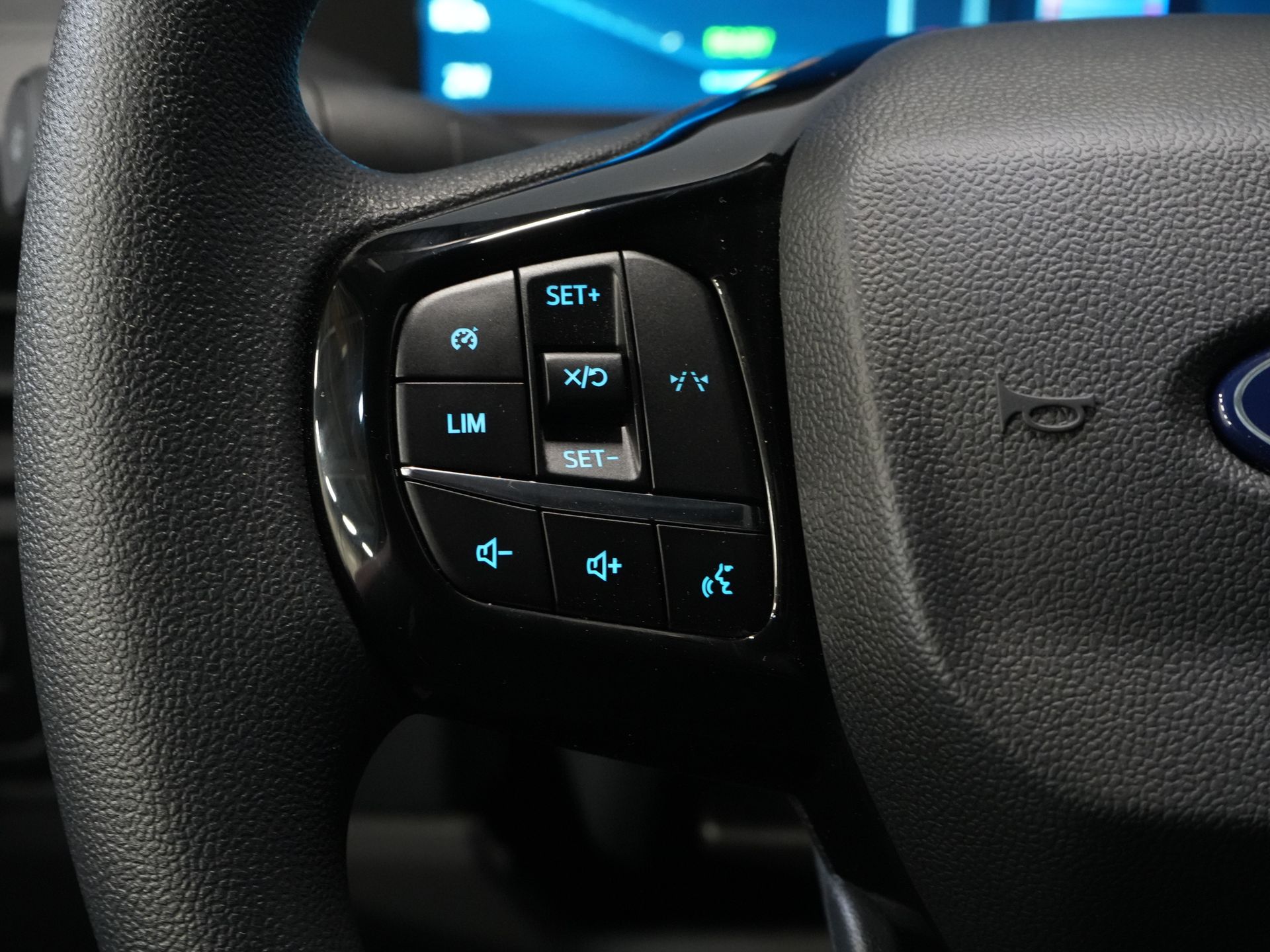 Ford E-Transit Custom Bestelbus 320 Trend 65 kWh 328 km WLTP LED/ Snellader/ Standkachel/ Stoelverw./ Carplay/ Climate/ Camera/ PDC/ Cruise 18