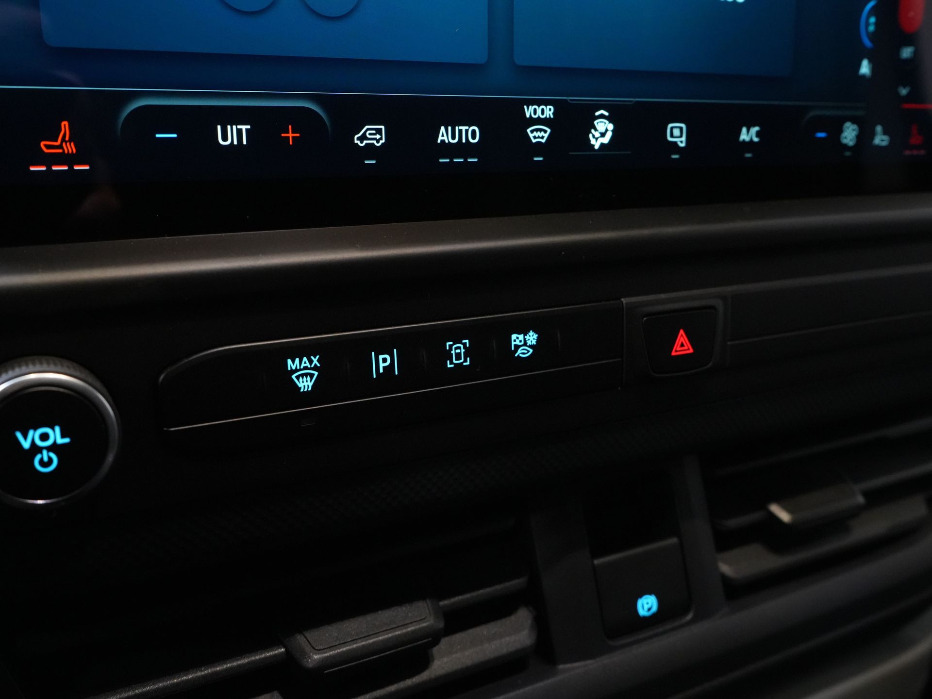 Ford E-Transit Custom Bestelbus 320 Trend 65 kWh 328 km WLTP LED/ Snellader/ Standkachel/ Stoelverw./ Carplay/ Climate/ Camera/ PDC/ Cruise 20