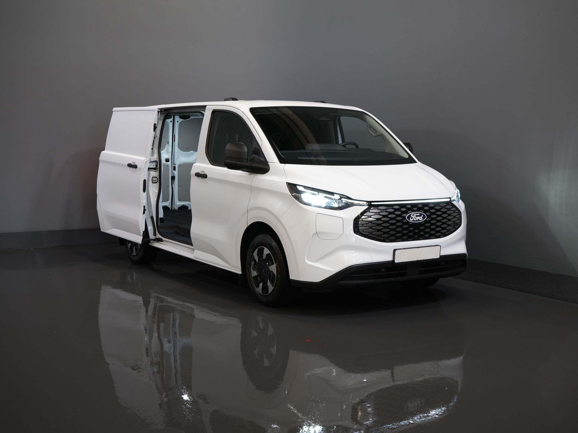 Ford E-Transit Custom Bestelbus 320 Trend 65 kWh 328 km WLTP LED/ Snellader/ Standkachel/ Stoelverw./ Carplay/ Climate/ Camera/ PDC/ Cruise 8