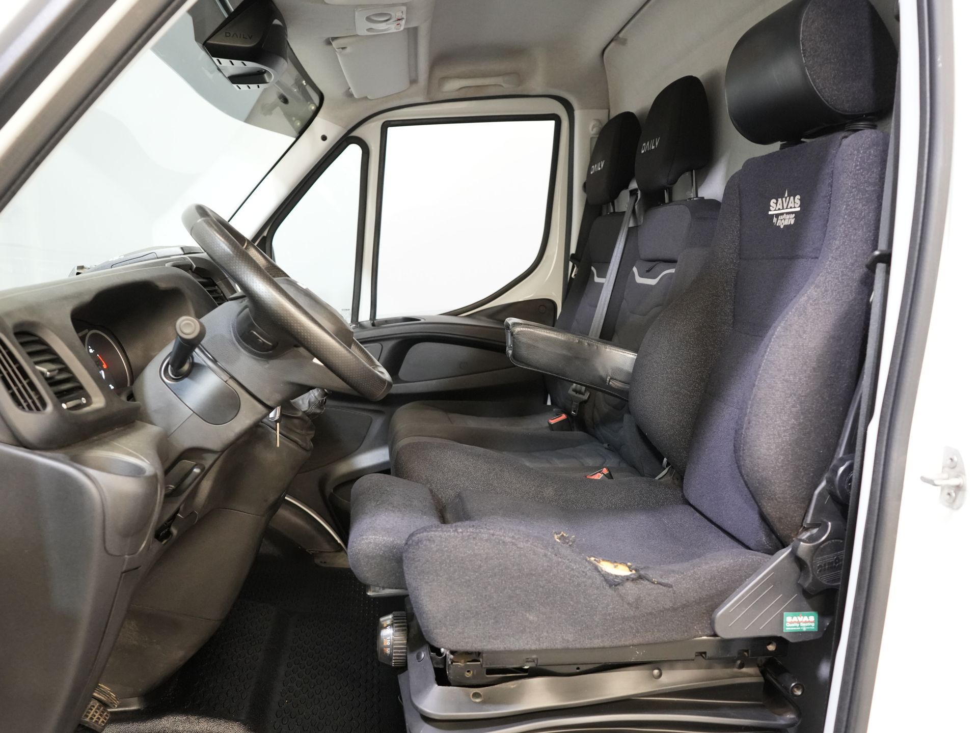 Iveco Daily Bestelbus 35S18 3.0 180 pk L2H2 BPM VRIJ 3.5t Trekhaak/ 270 Gr. Deuren/ Gev. Stoel/ Climate/ CarPlay/ Sidebars/ Camera 11