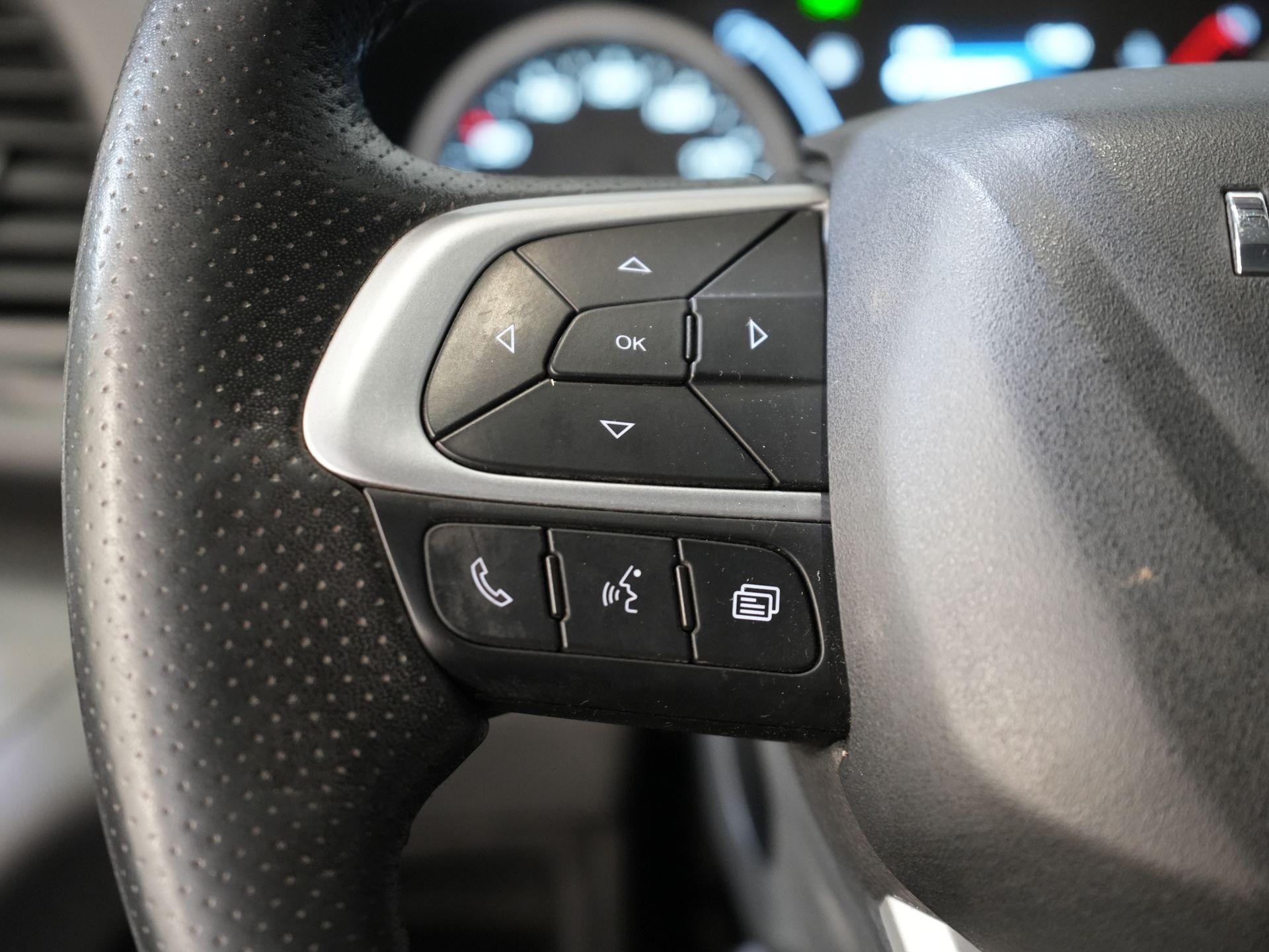 Iveco Daily Bestelbus 35S18 3.0 180 pk L2H2 BPM VRIJ 3.5t Trekhaak/ 270 Gr. Deuren/ Gev. Stoel/ Climate/ CarPlay/ Sidebars/ Camera 17