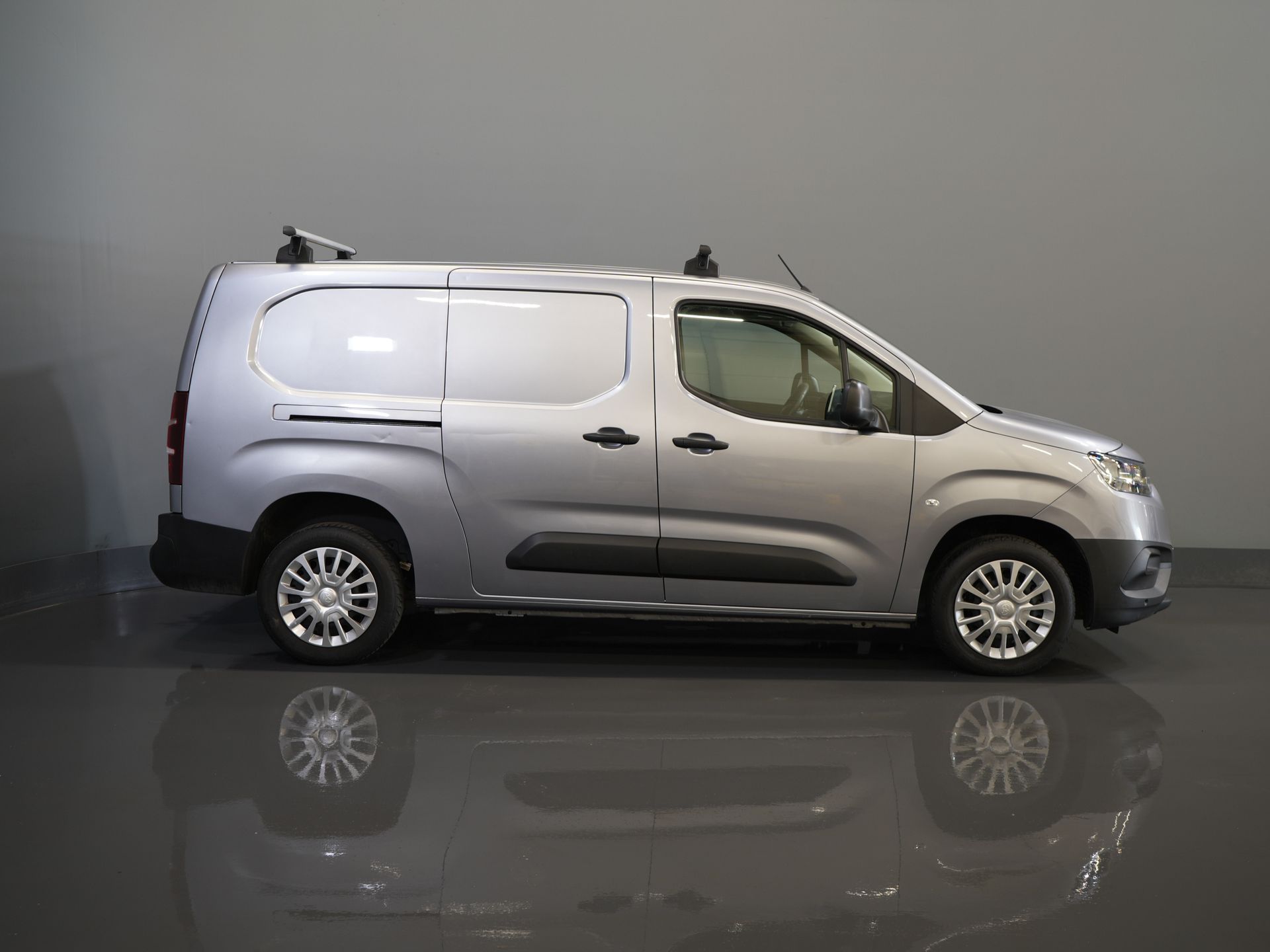 Toyota PROACE CITY Bestelbus 1.2 Turbo 130 pk Benzine Aut. BPM VRIJ! 3Pers./ Carplay/ Camera/ Cruise/ PDC/ Trekhaak 10