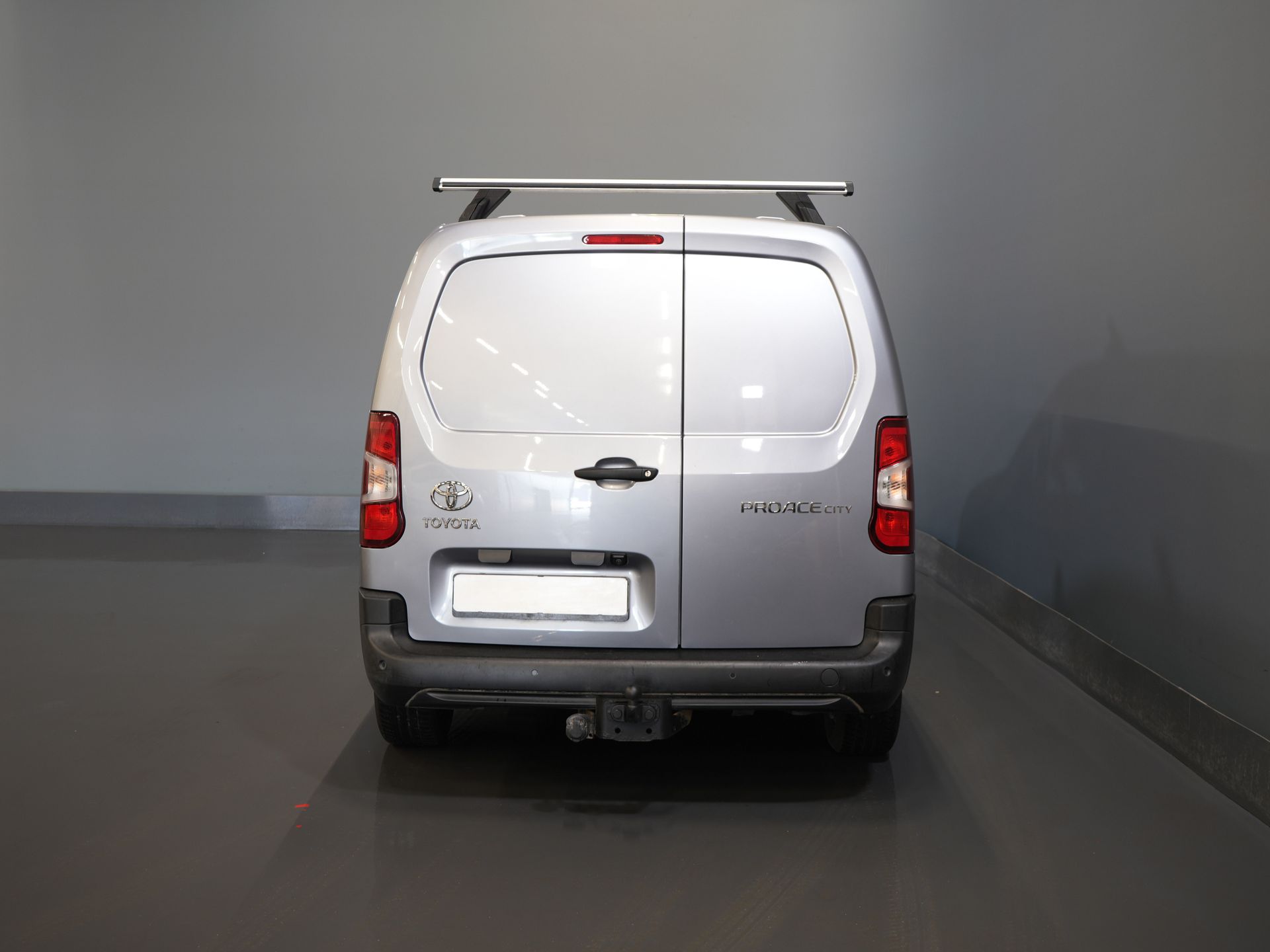 Toyota PROACE CITY Bestelbus 1.2 Turbo 130 pk Benzine Aut. BPM VRIJ! 3Pers./ Carplay/ Camera/ Cruise/ PDC/ Trekhaak 5