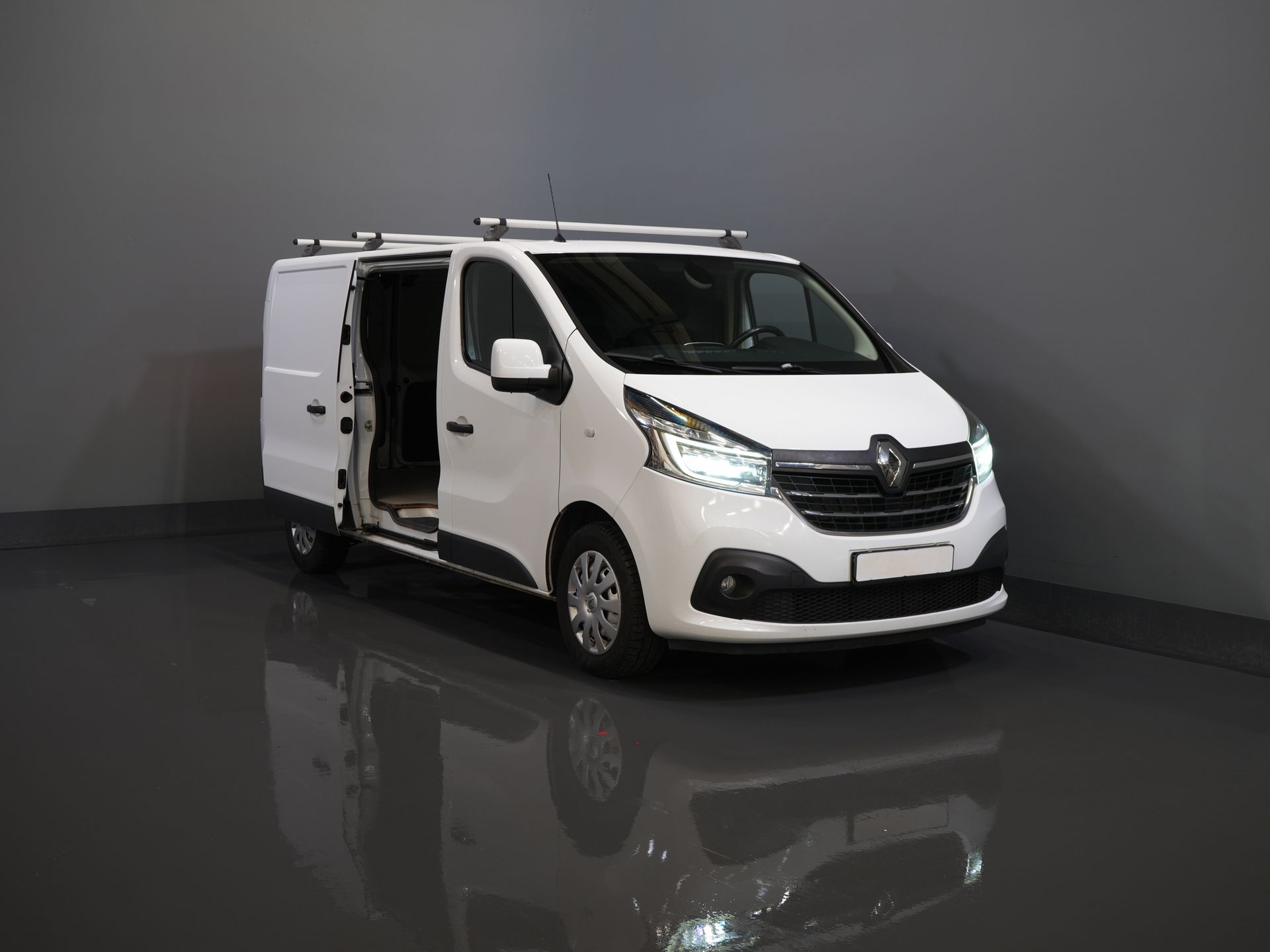 Renault Trafic Bestelbus 2.0 dCi 145 pk Aut. L2 BPM VRIJ! LED/ Carplay/ Cruise/ Stoelverw./ Airco/ Navi/ Dakdragers/ Trekhaak 8