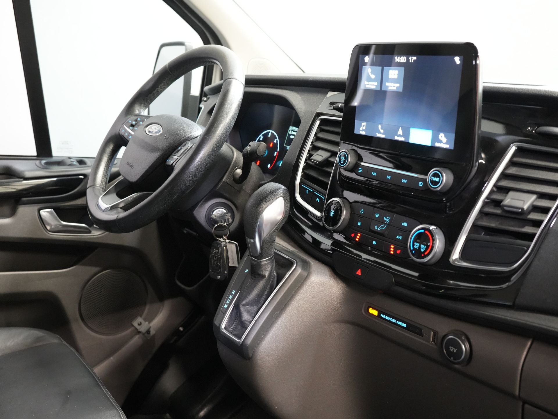 Ford Transit Custom Bestelbus 2.0 TDCI 170 pk Aut. L2 Sport BPM VRIJ! Bi-Xenon/ Leder/ D.B. Riem VV./ Elek.stoel/ Stoelverw./ Carplay/ Camera/ PDC/ LMV/ Cruis 2