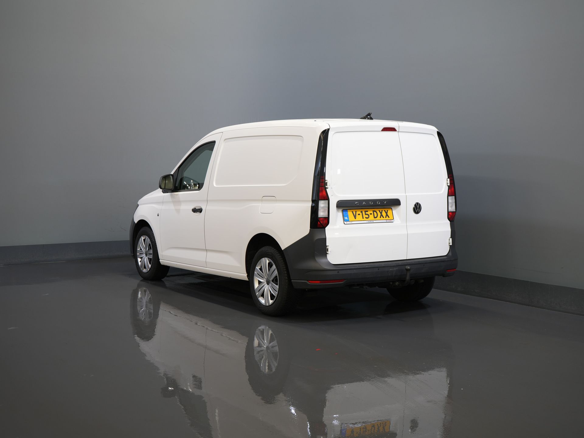 Volkswagen Caddy Cargo Bestelbus 2.0 TDI BPM VRIJ! NL Auto/ Carplay/ Cruise/ Airco/ PDC/ Trekhaak 1