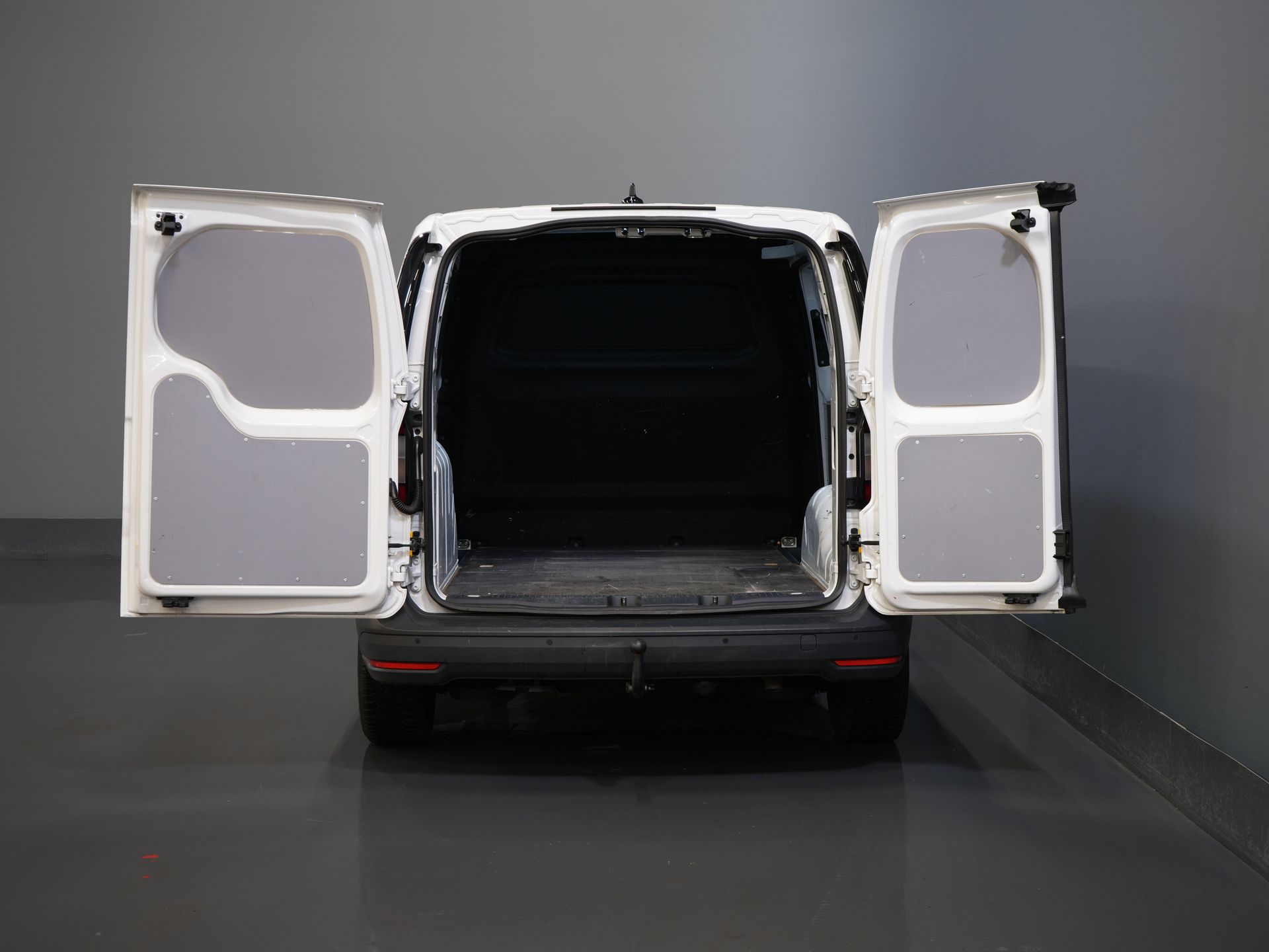 Volkswagen Caddy Cargo Bestelbus 2.0 TDI BPM VRIJ! NL Auto/ Carplay/ Cruise/ Airco/ PDC/ Trekhaak 4