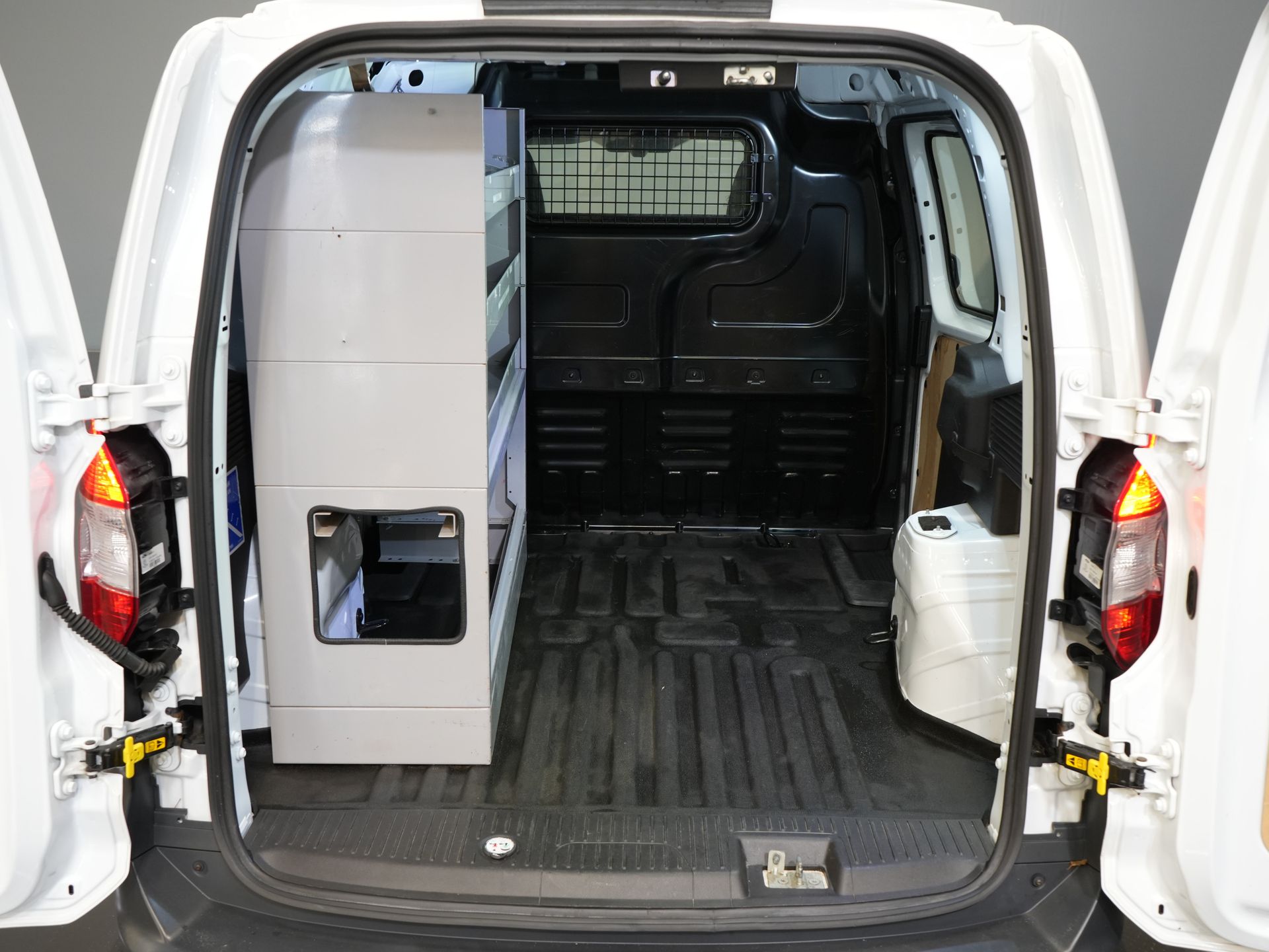 Ford Transit Courier Bestelbus 1.5 TDCI Trend BPM VRIJ! Stoelverw./ CarPlay/ Navi/ PDC/ Cruise/ Airco 14