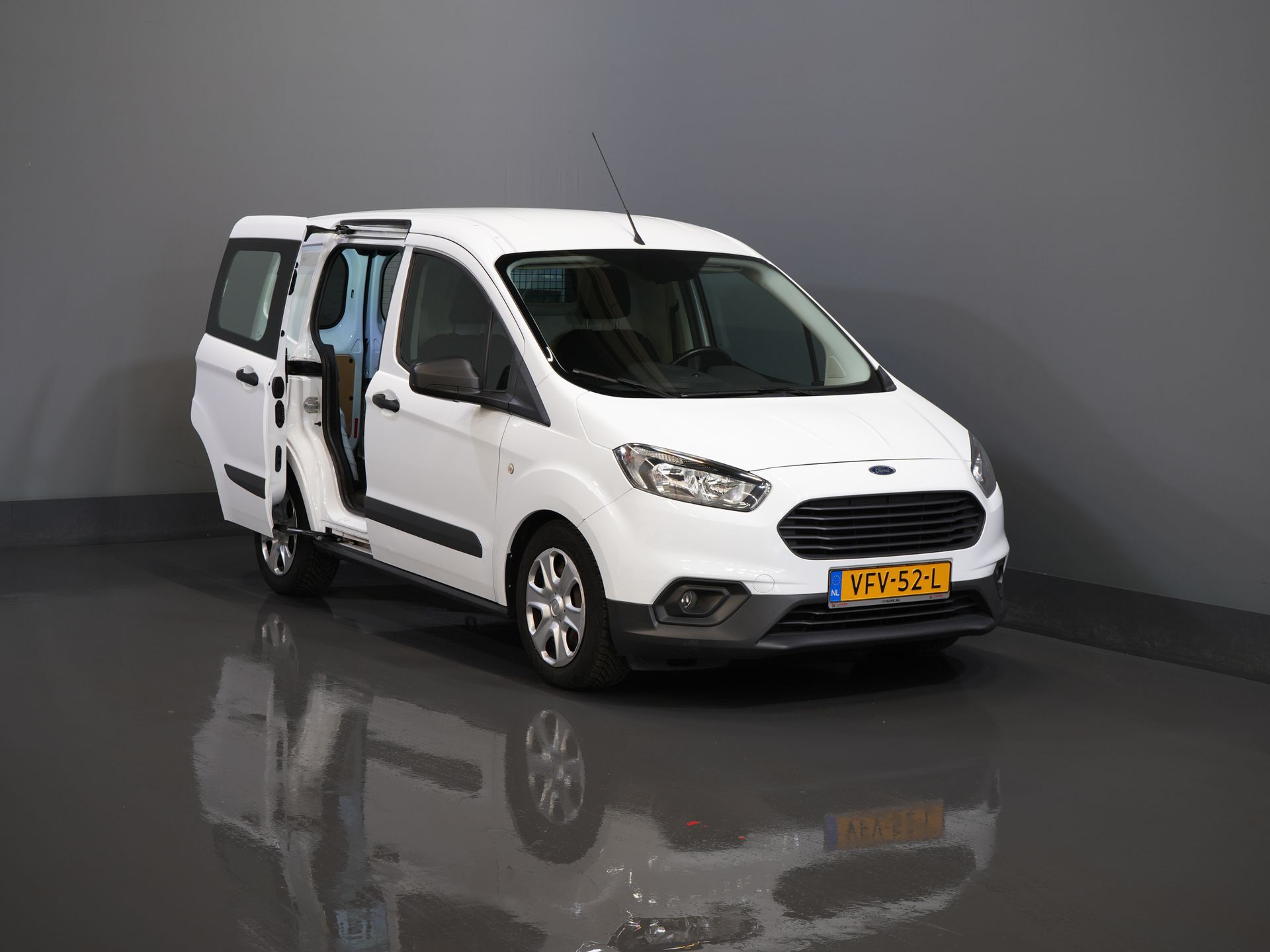 Ford Transit Courier Bestelbus 1.5 TDCI Trend BPM VRIJ! Stoelverw./ CarPlay/ Navi/ PDC/ Cruise/ Airco 8